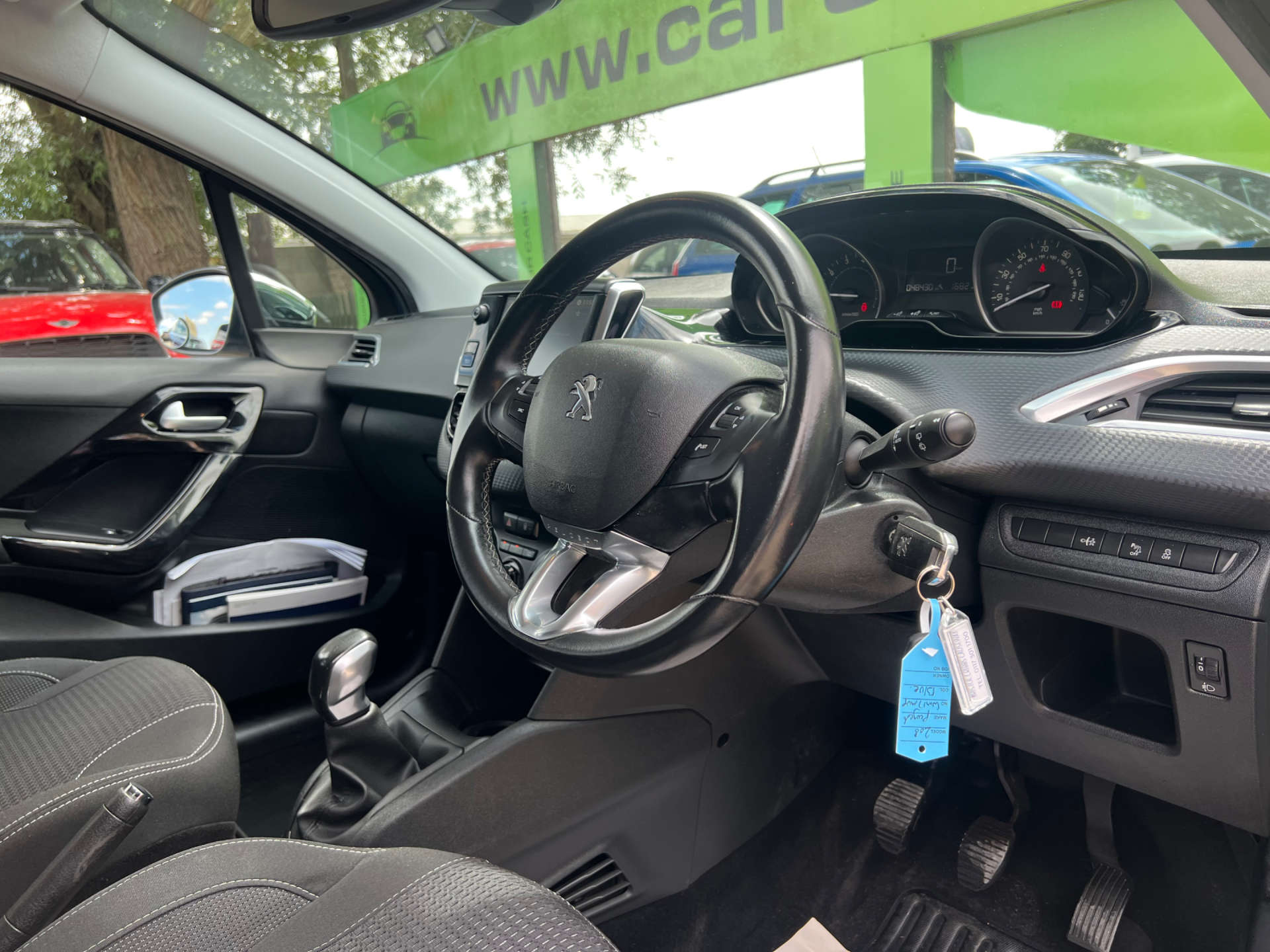PEUGEOT 208 1.2 208 Allure 5dr #1