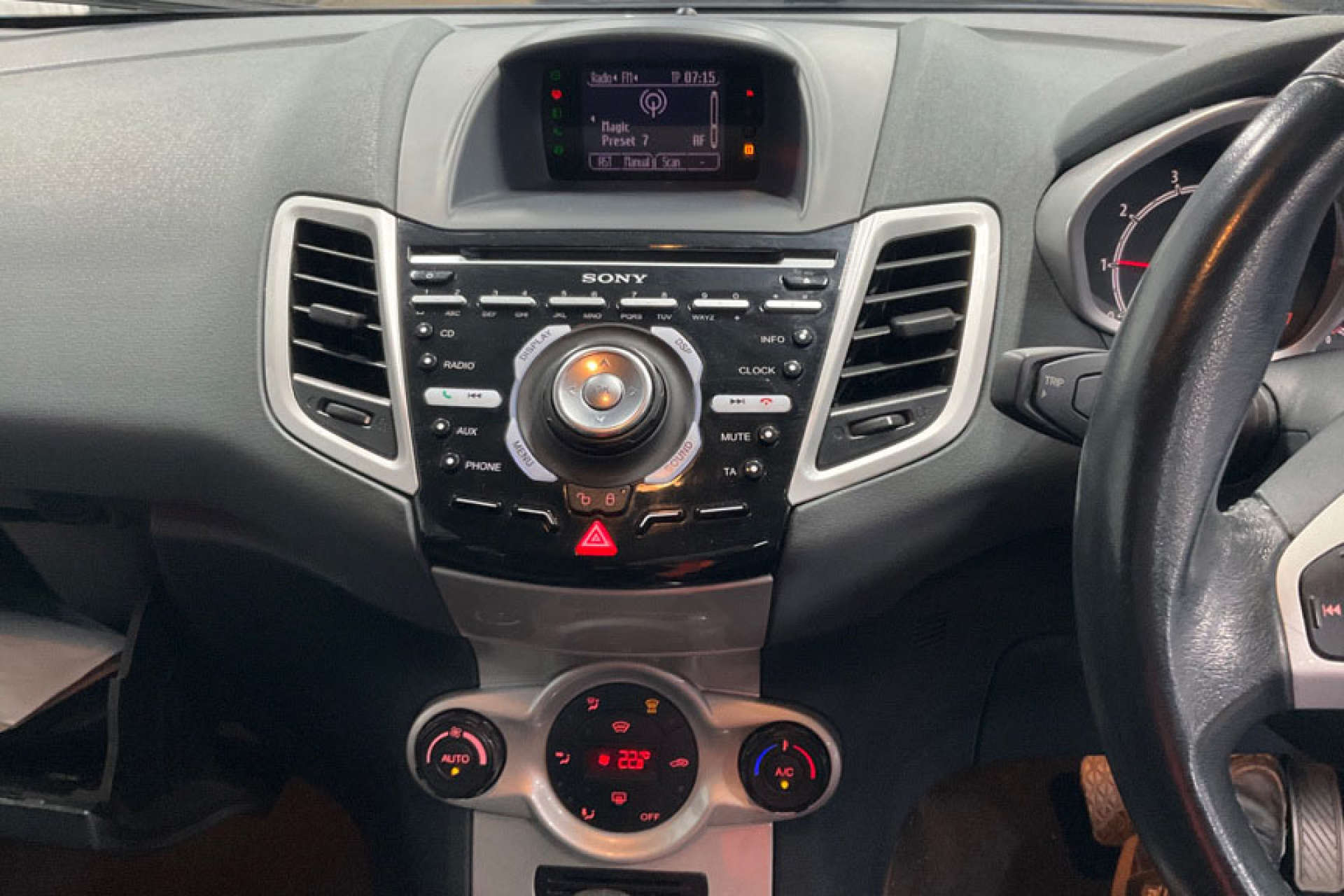 FORD FIESTA 1.4 Fiesta Titanium Auto 5dr #1