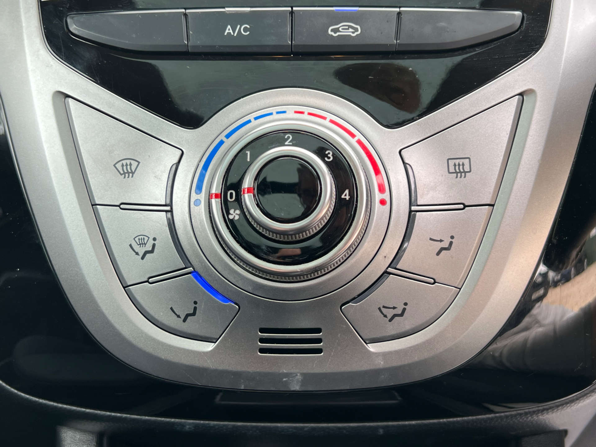 HYUNDAI IX20 1.6 ix20 Premium CRDi Blue Drive 5dr #17
