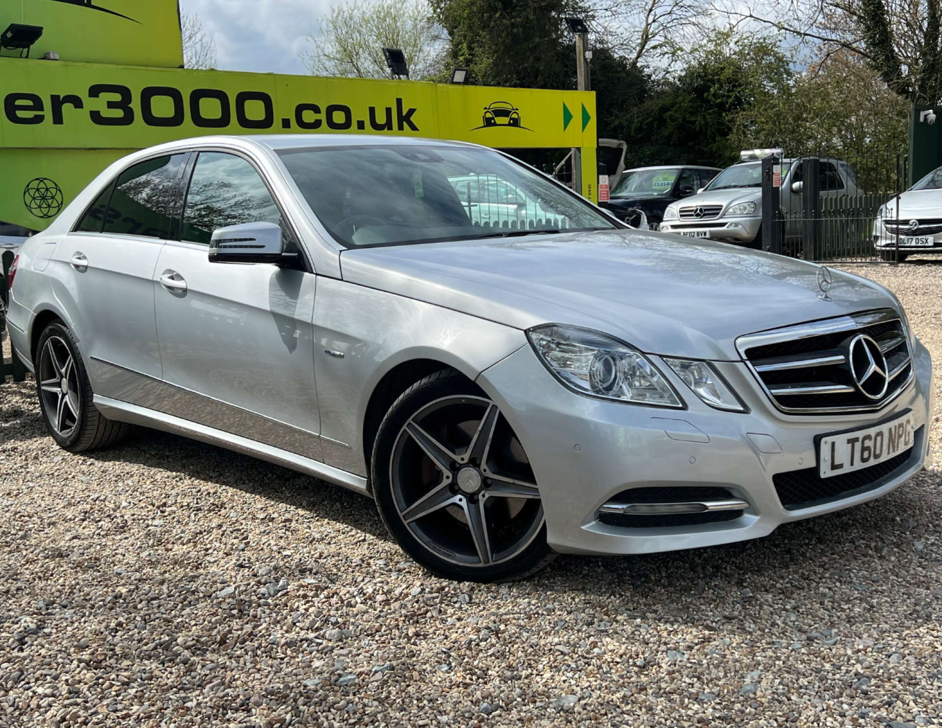 MERCEDES-BENZ E-CLASS 3.0 E350 BlueEfficiency AvantGarde CDi Auto 4dr #3