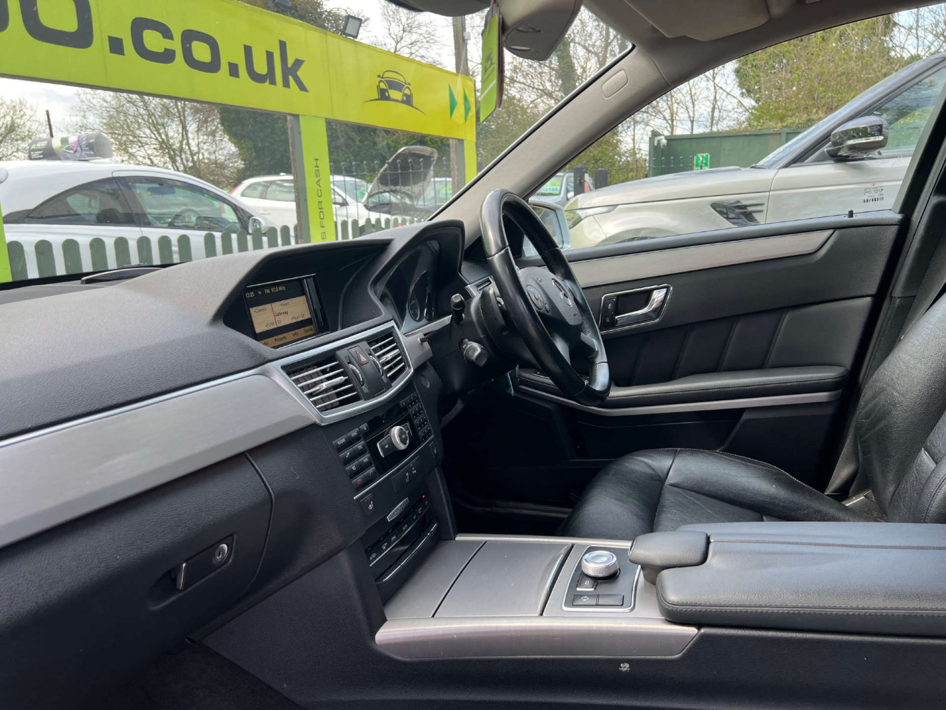 MERCEDES-BENZ E-CLASS 3.0 E350 BlueEfficiency AvantGarde CDi Auto 4dr #13