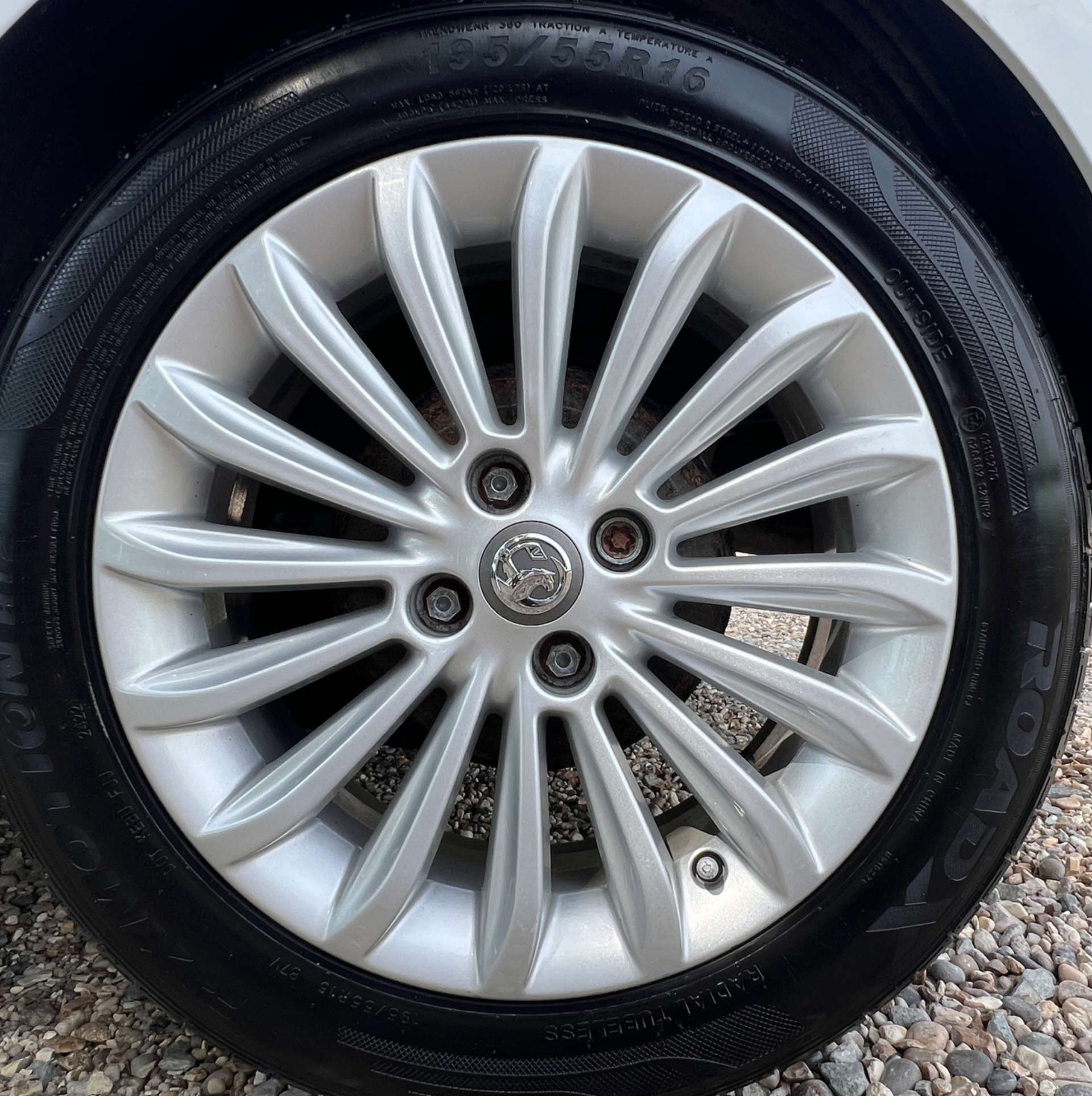 VAUXHALL ADAM 1.2 Adam Glam 3dr #19