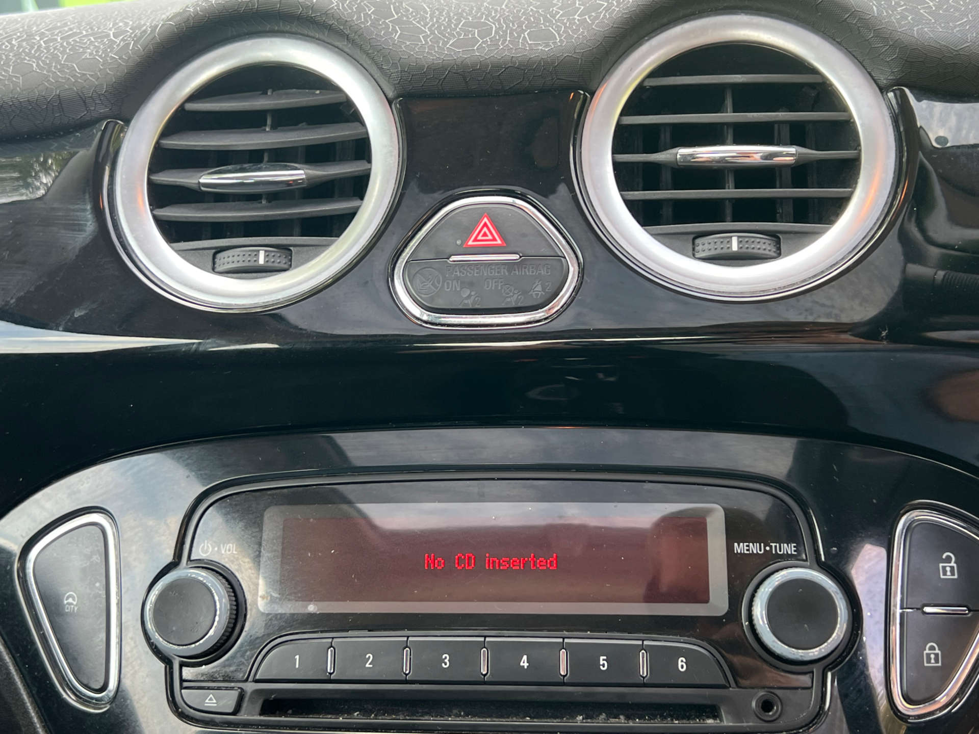 VAUXHALL ADAM 1.2 Adam Glam 3dr #31
