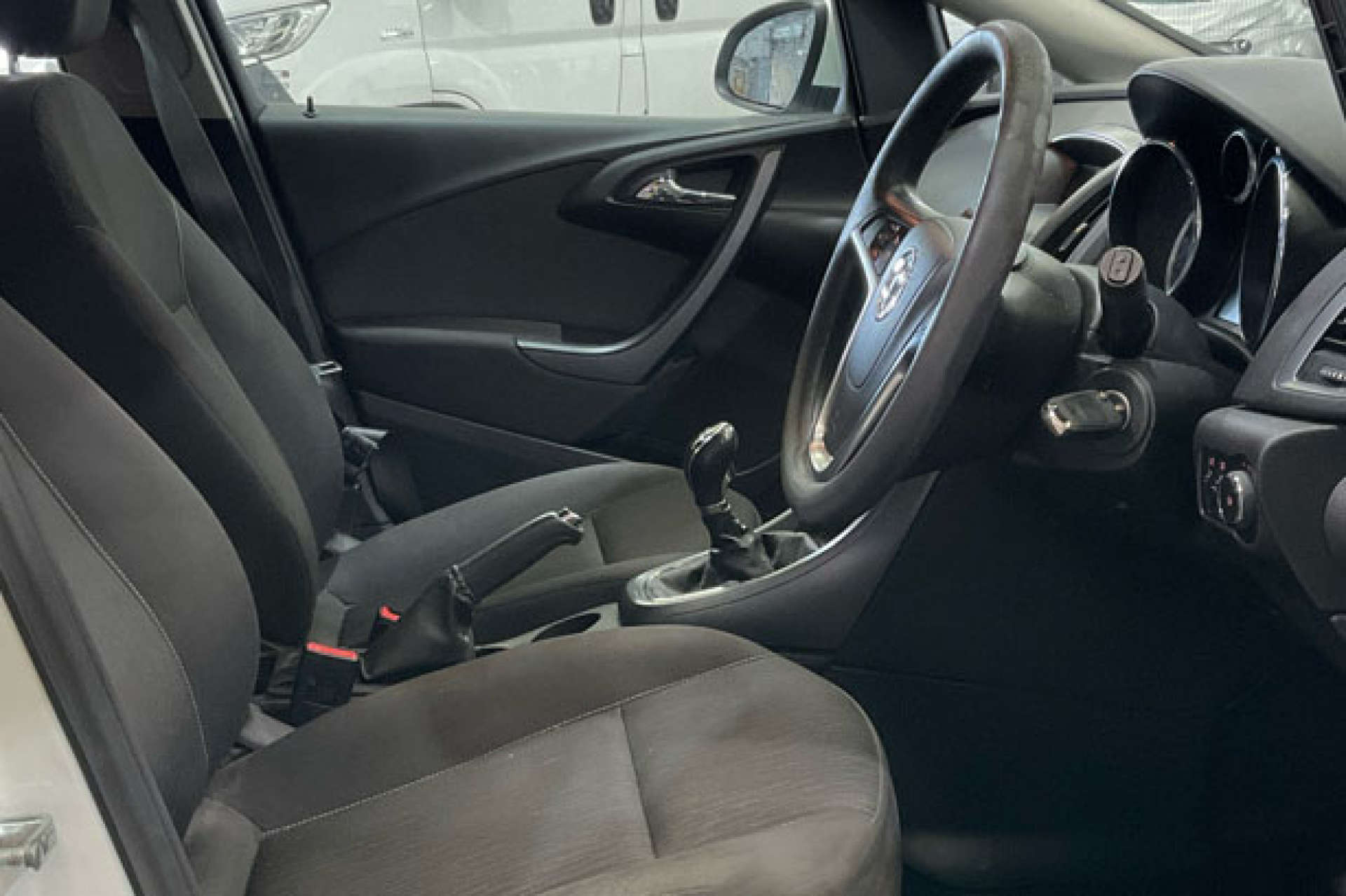 VAUXHALL ASTRA 1.6 Astra Design 5dr #2