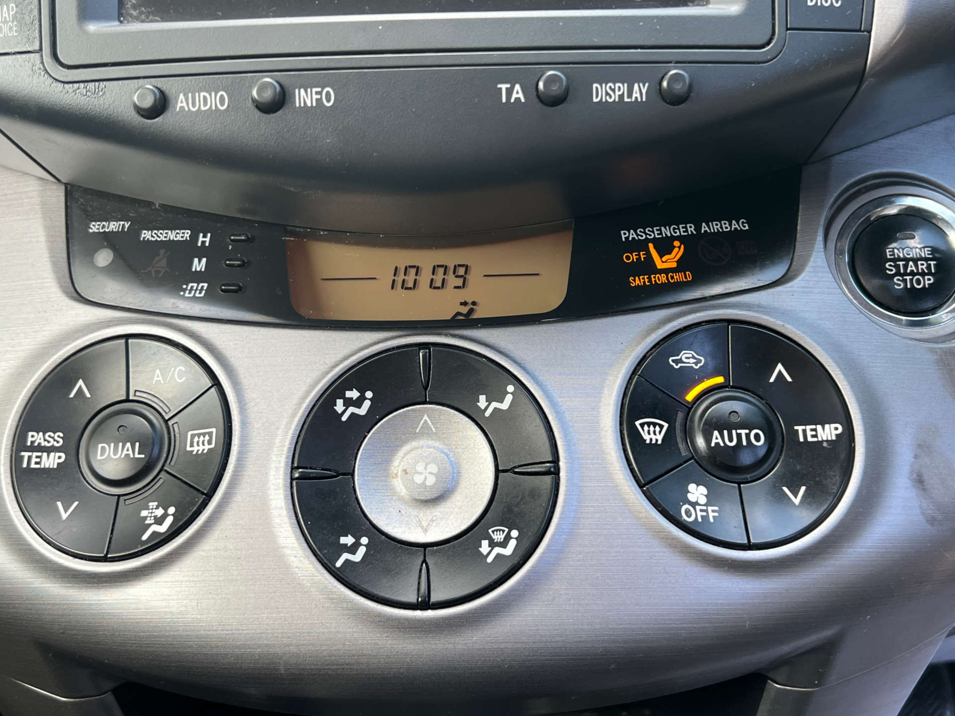 TOYOTA RAV4 2.2 RAV4 T180 D-4D 4WD 5dr #17