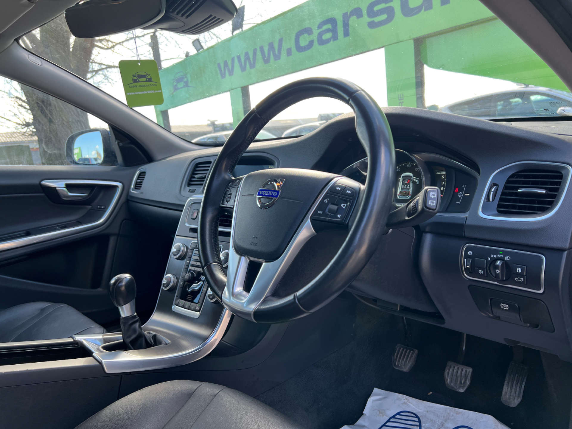 VOLVO V60 2.0 V60 SE Luxury Nav D3 5dr #1