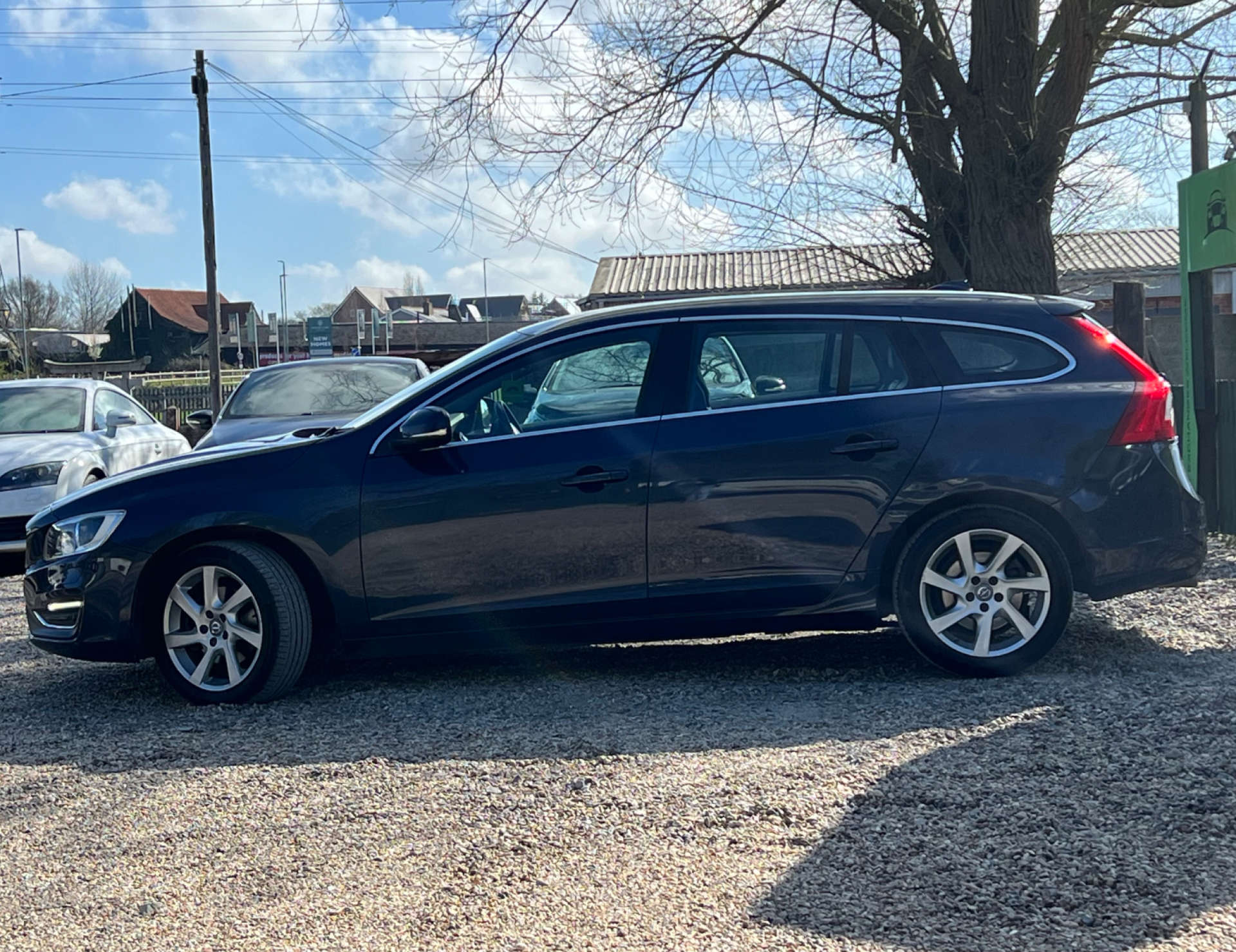 VOLVO V60 2.0 V60 SE Luxury Nav D3 5dr #3