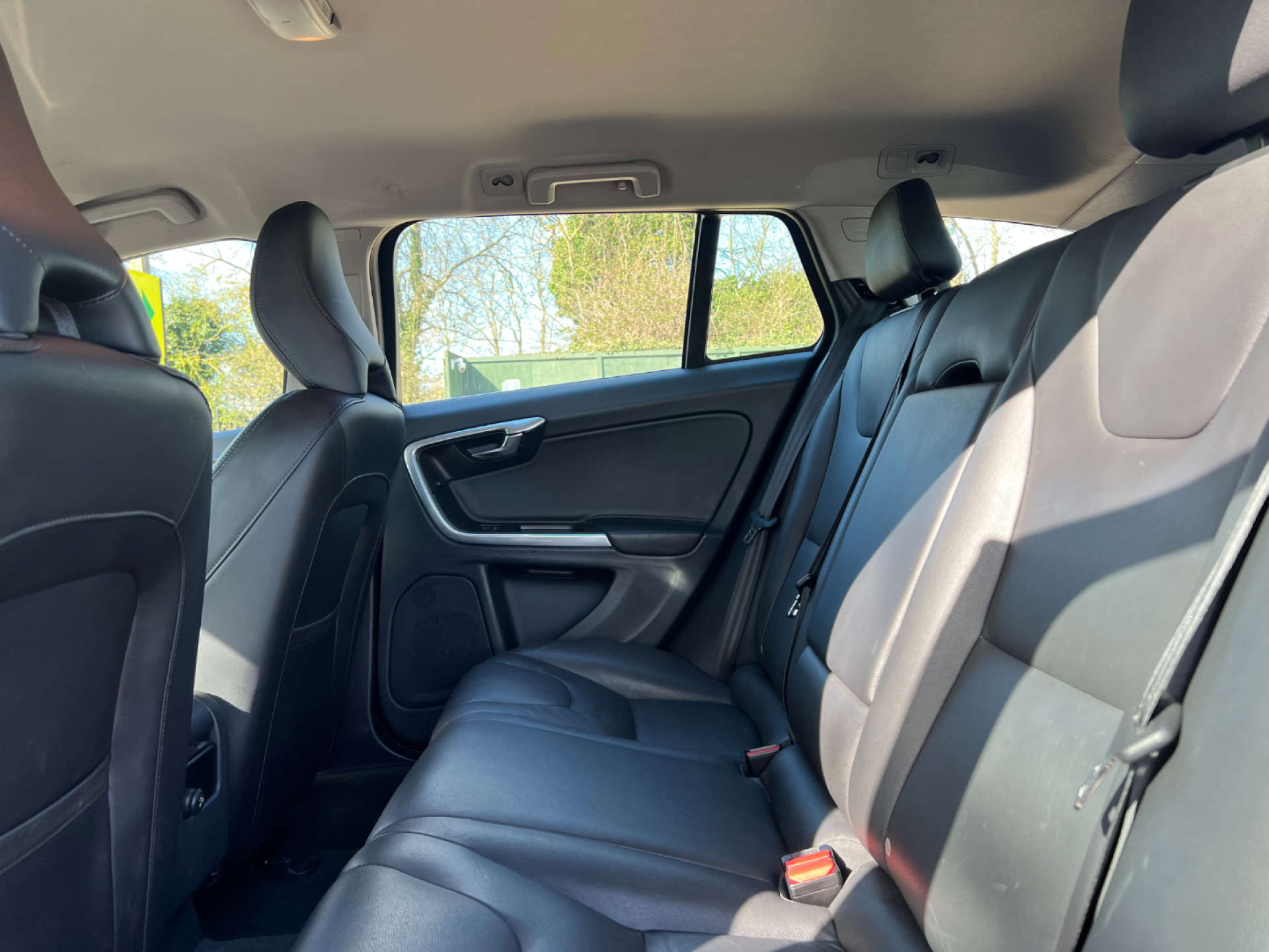 VOLVO V60 2.0 V60 SE Luxury Nav D3 5dr #12