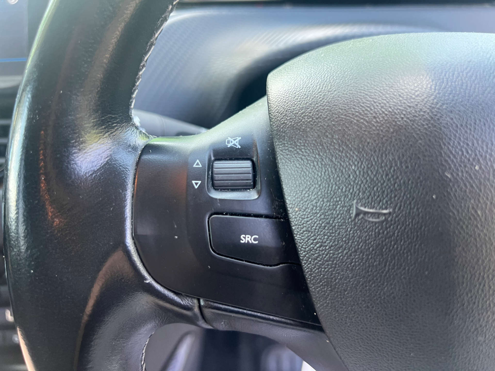 PEUGEOT 2008 1.6 2008 Allure Blue HDi S/S 5dr #24