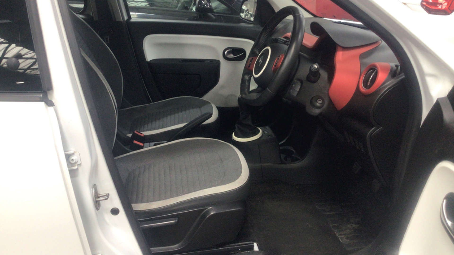 RENAULT TWINGO 1.0 Twingo Dynamique SCe S/S 5dr #2