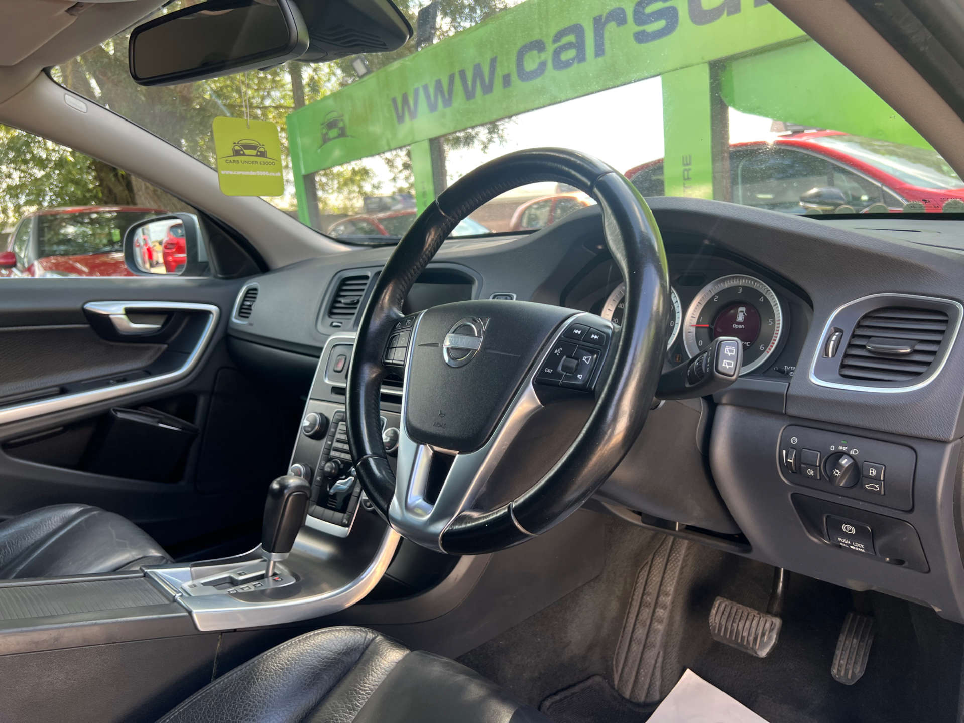 VOLVO V60 2.4 V60 SE Luxury D5 Auto 5dr #1