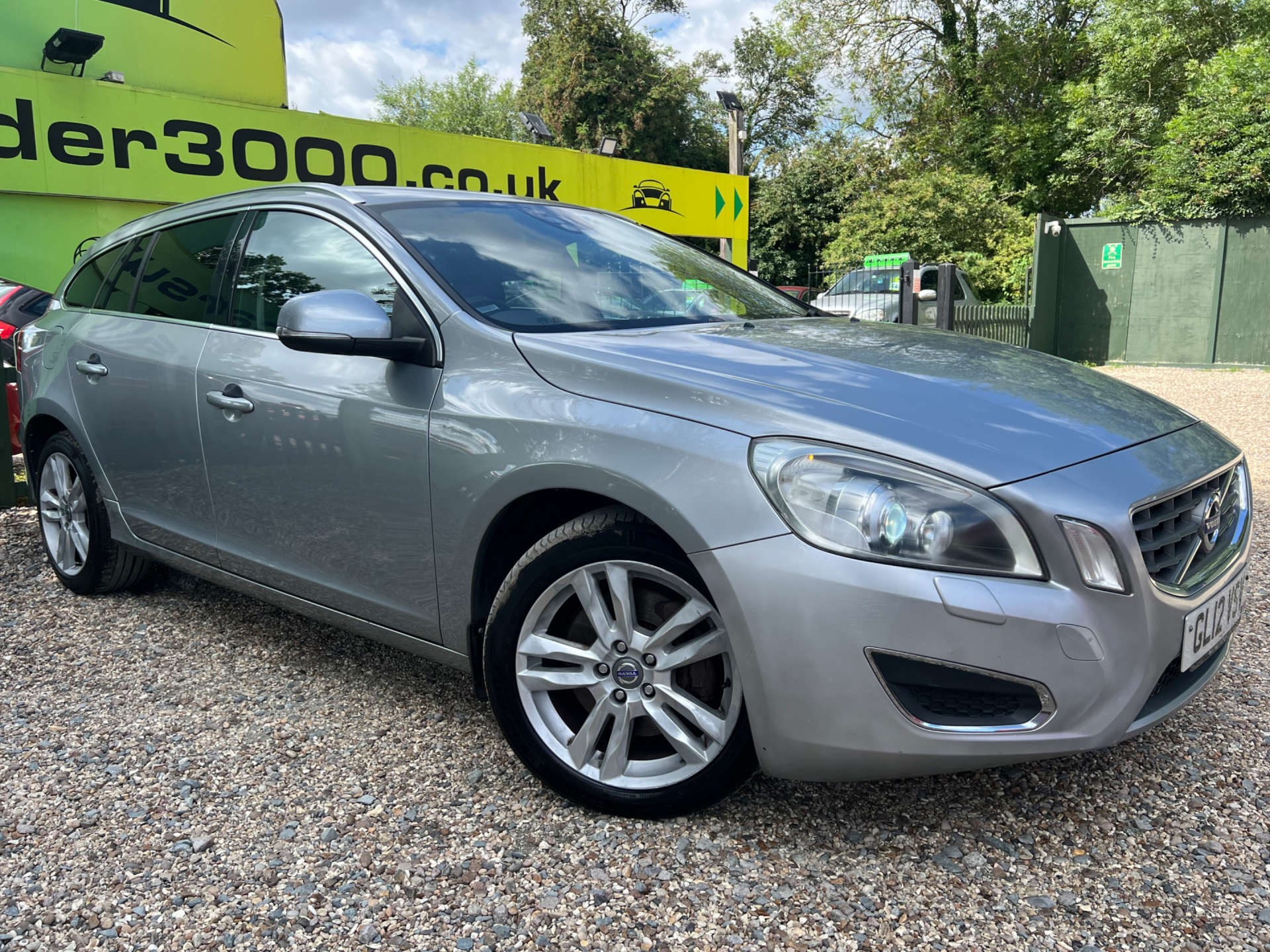 VOLVO V60 2.4 V60 SE Luxury D5 Auto 5dr #3