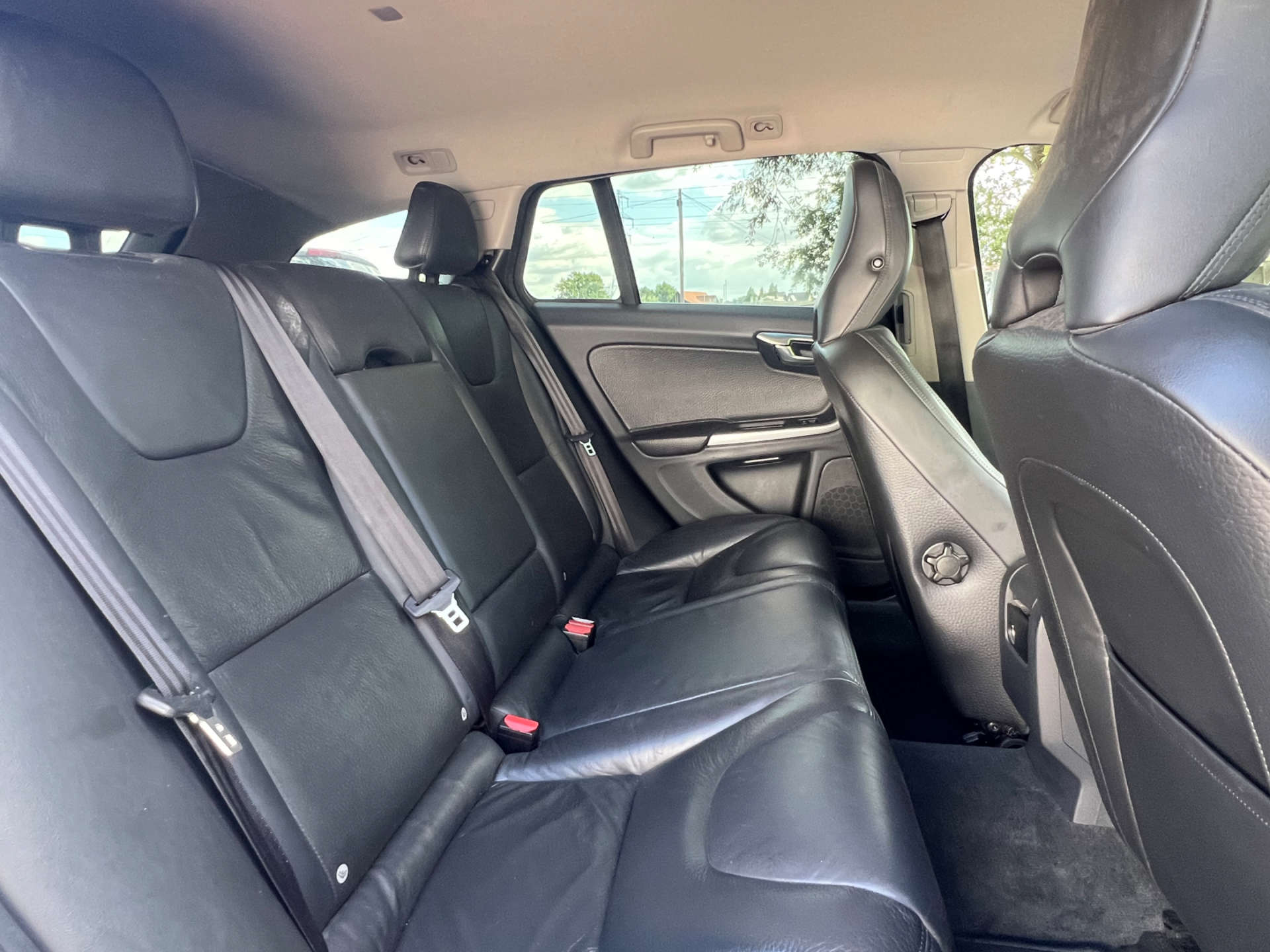 VOLVO V60 2.4 V60 SE Luxury D5 Auto 5dr #10