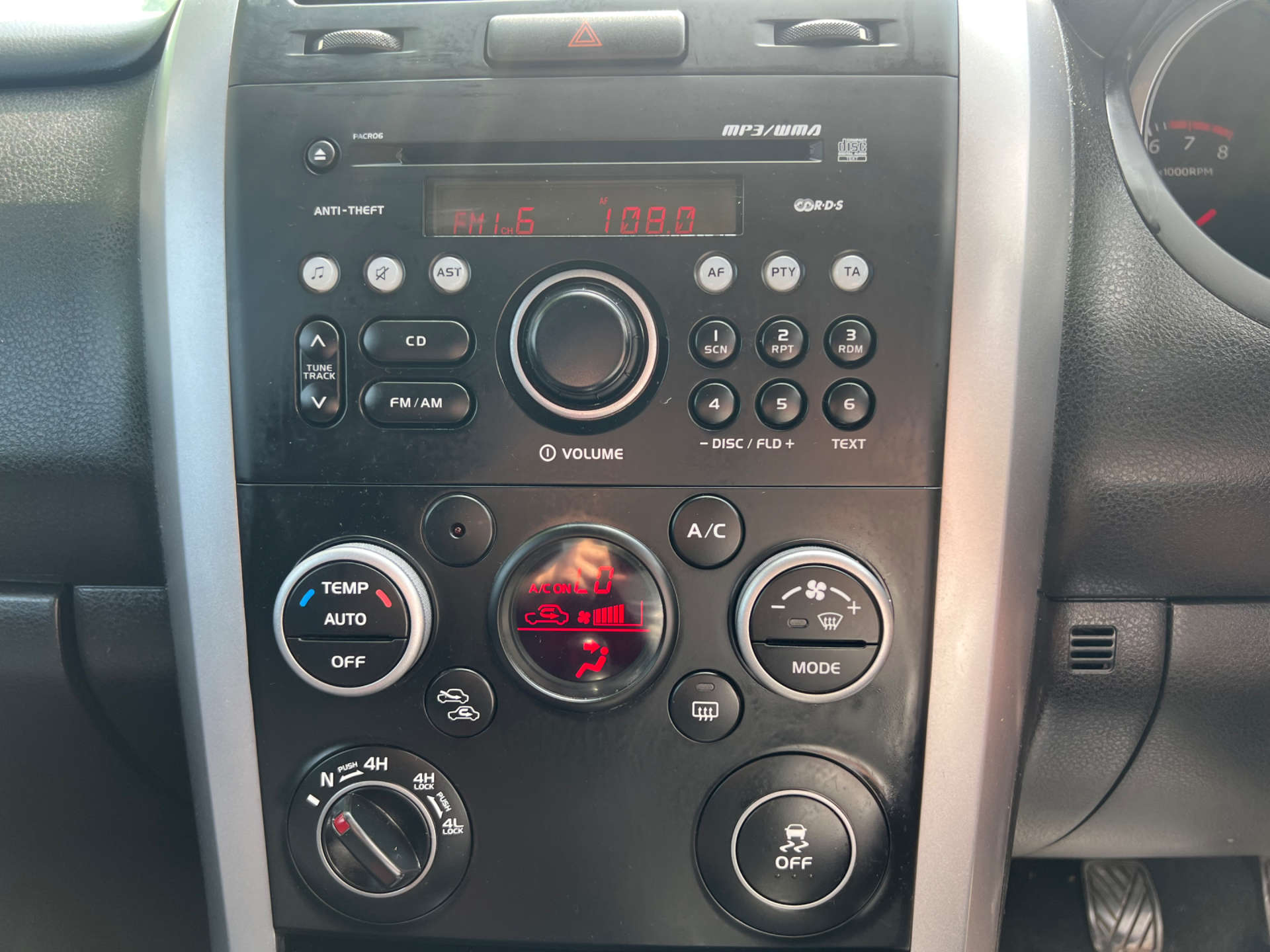 SUZUKI GRAND VITARA 2.4 Grand Vitara SZ4 4WD 3dr #15
