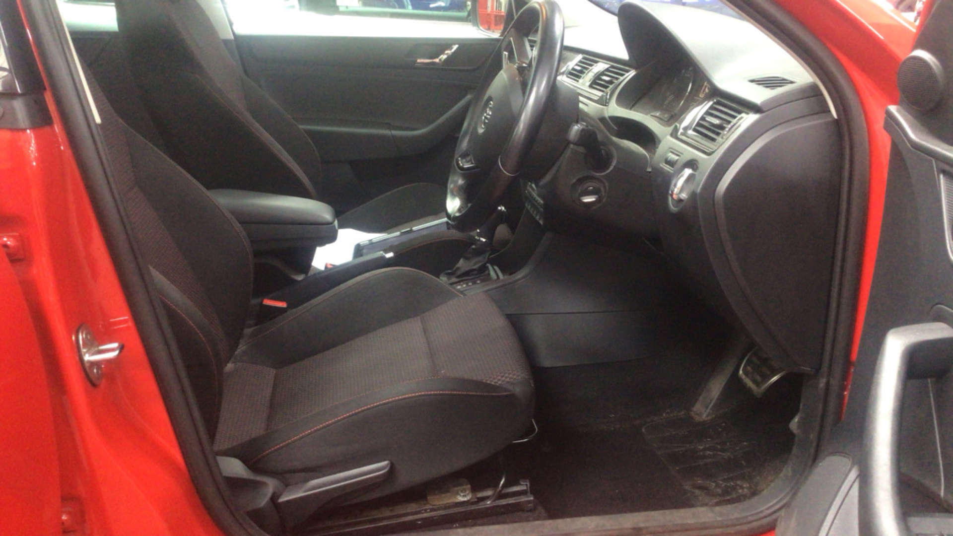 SKODA RAPID 1.4 Rapid Spaceback SE Sport GreenTech TSi Semi-Auto 5dr #2