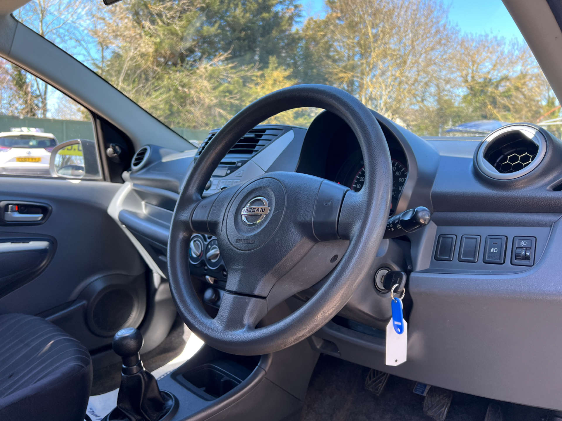NISSAN PIXO 1.0 Pixo N-Tec 5dr #8