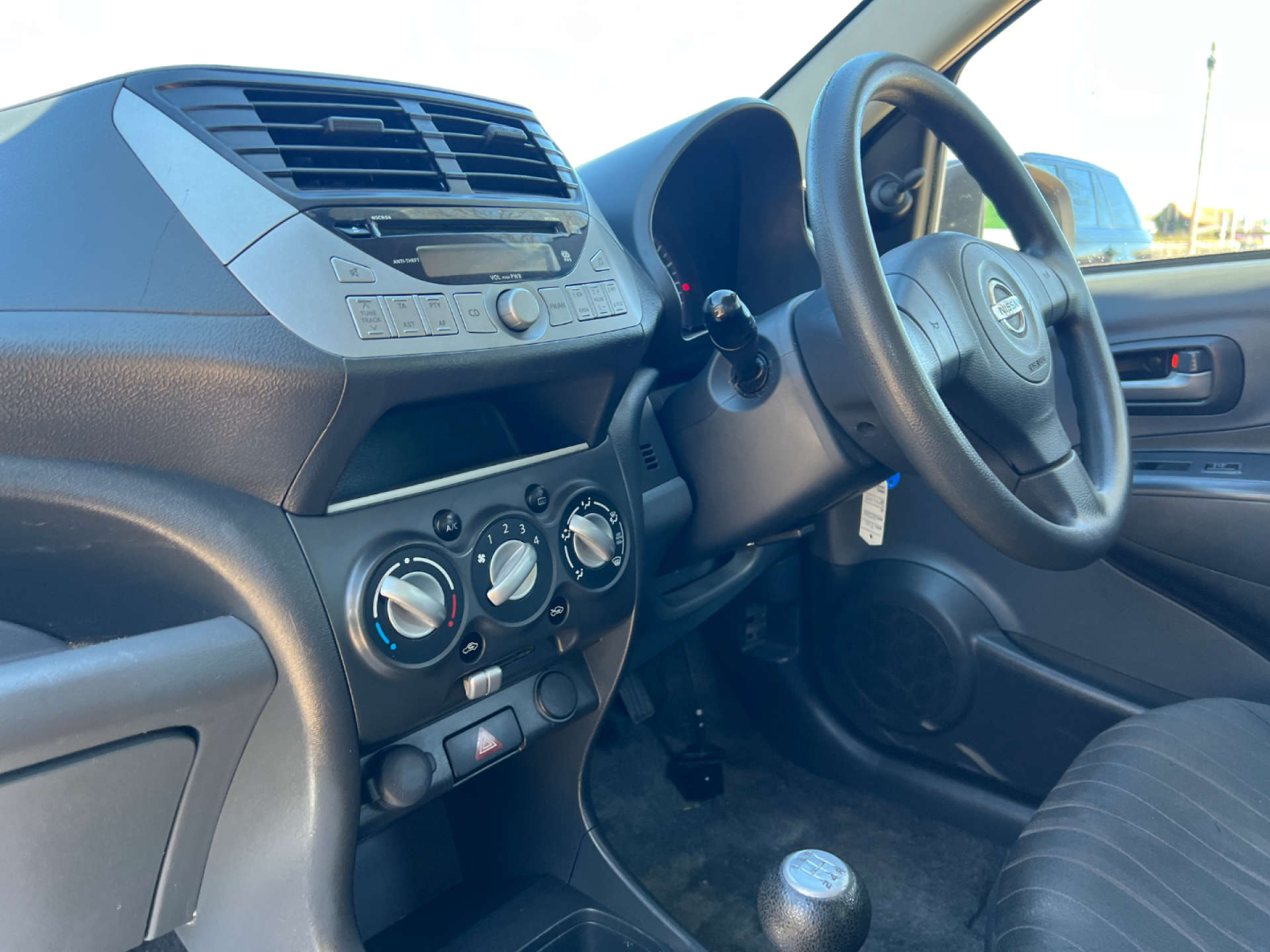NISSAN PIXO 1.0 Pixo N-Tec 5dr #12