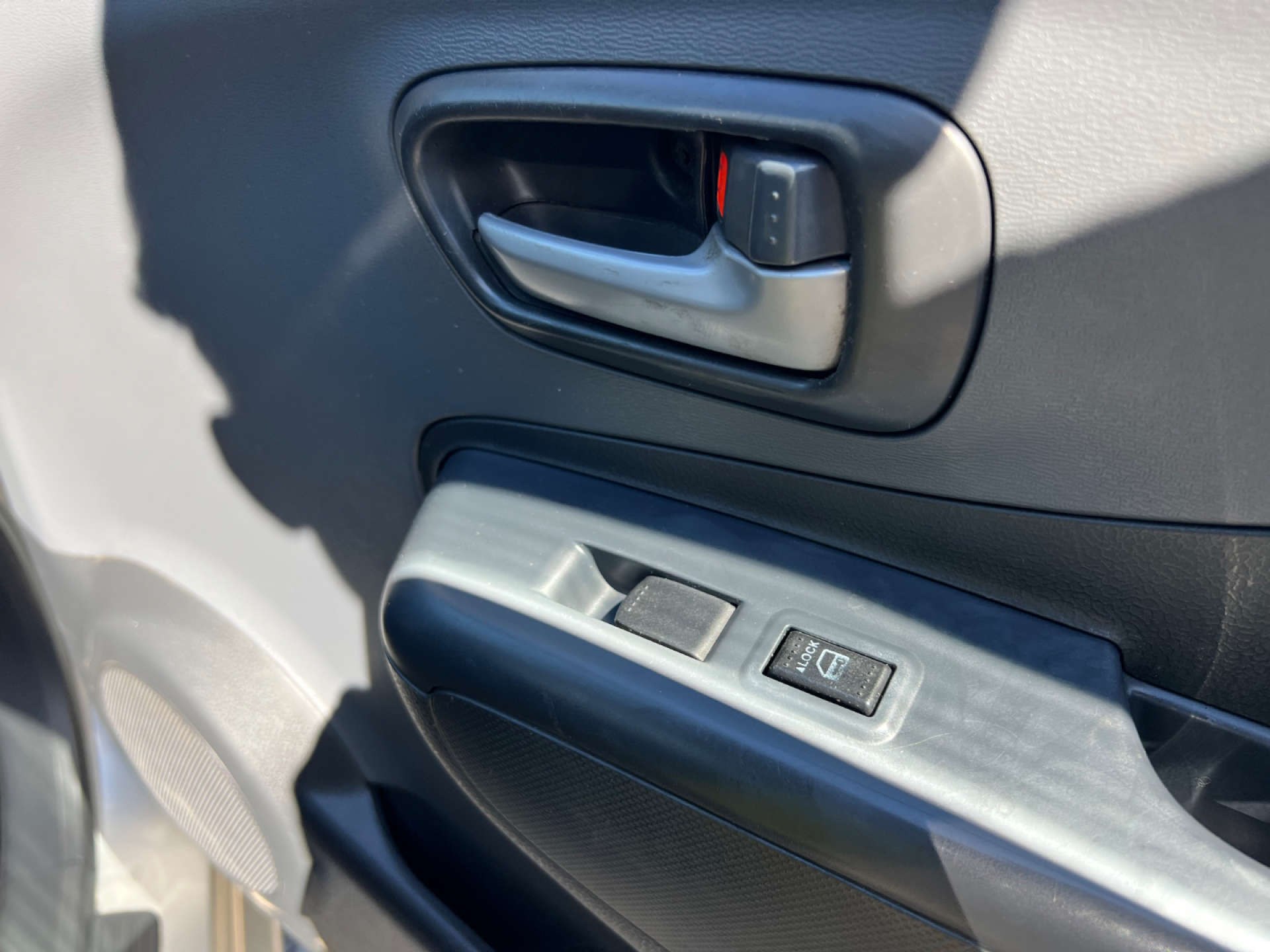 NISSAN PIXO 1.0 Pixo N-Tec 5dr #20