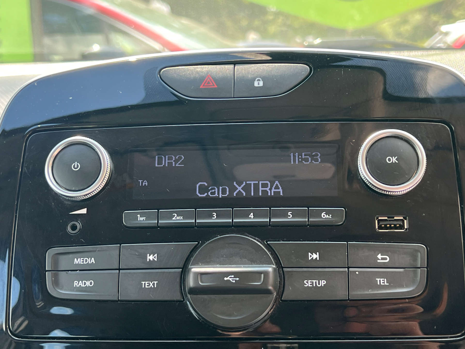 RENAULT CLIO 1.1 Clio Play 5dr #18