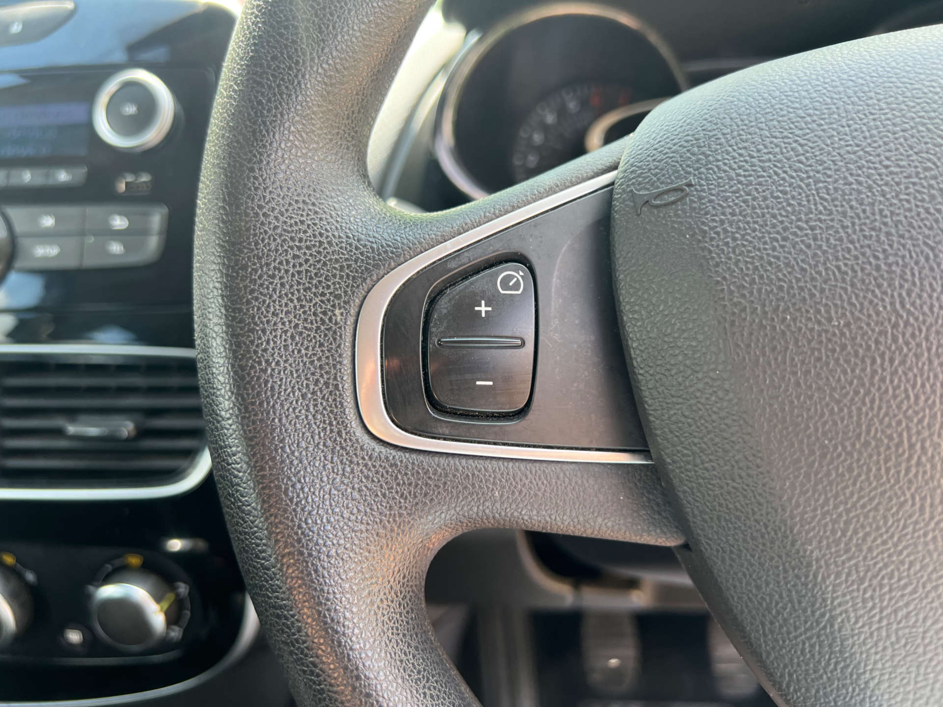RENAULT CLIO 1.1 Clio Play 5dr #23