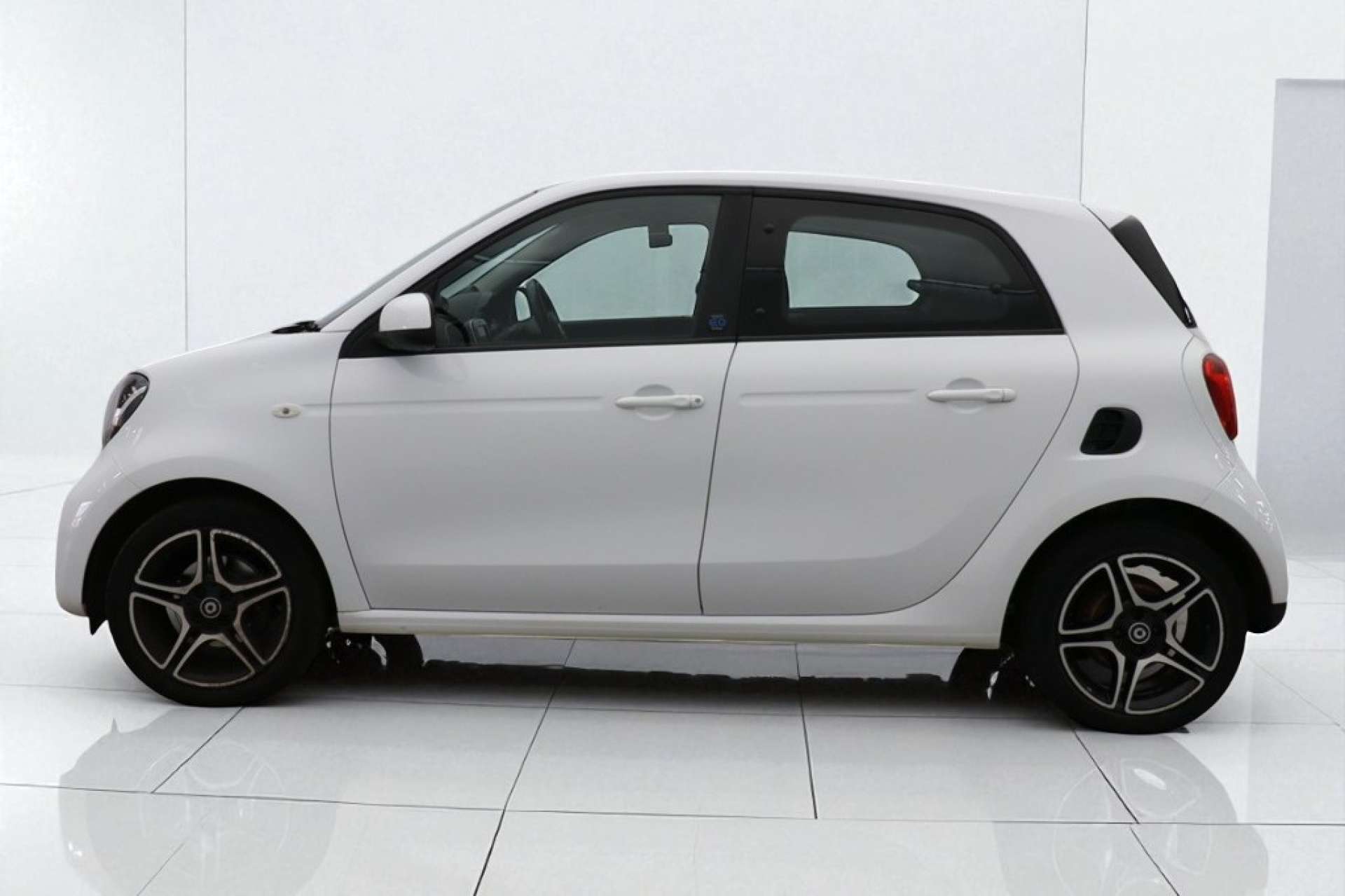 SMART FORFOUR EQ forfour Pulse Premium 5dr #11