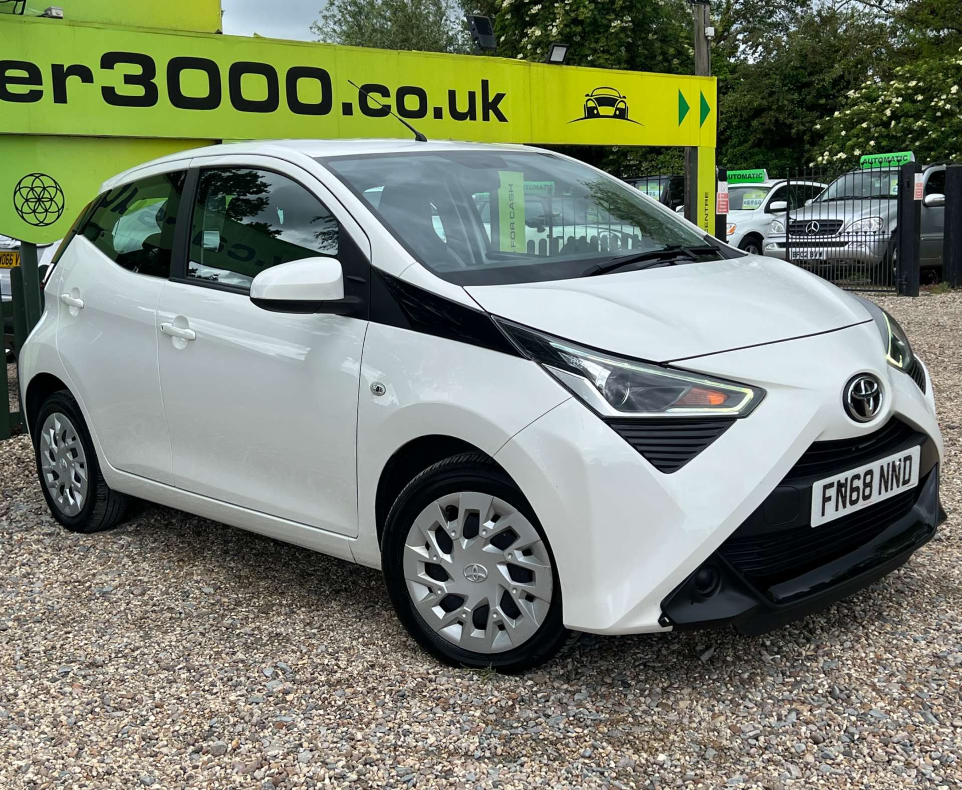TOYOTA AYGO 1.0 Aygo X-Play VVT-i 5dr #3