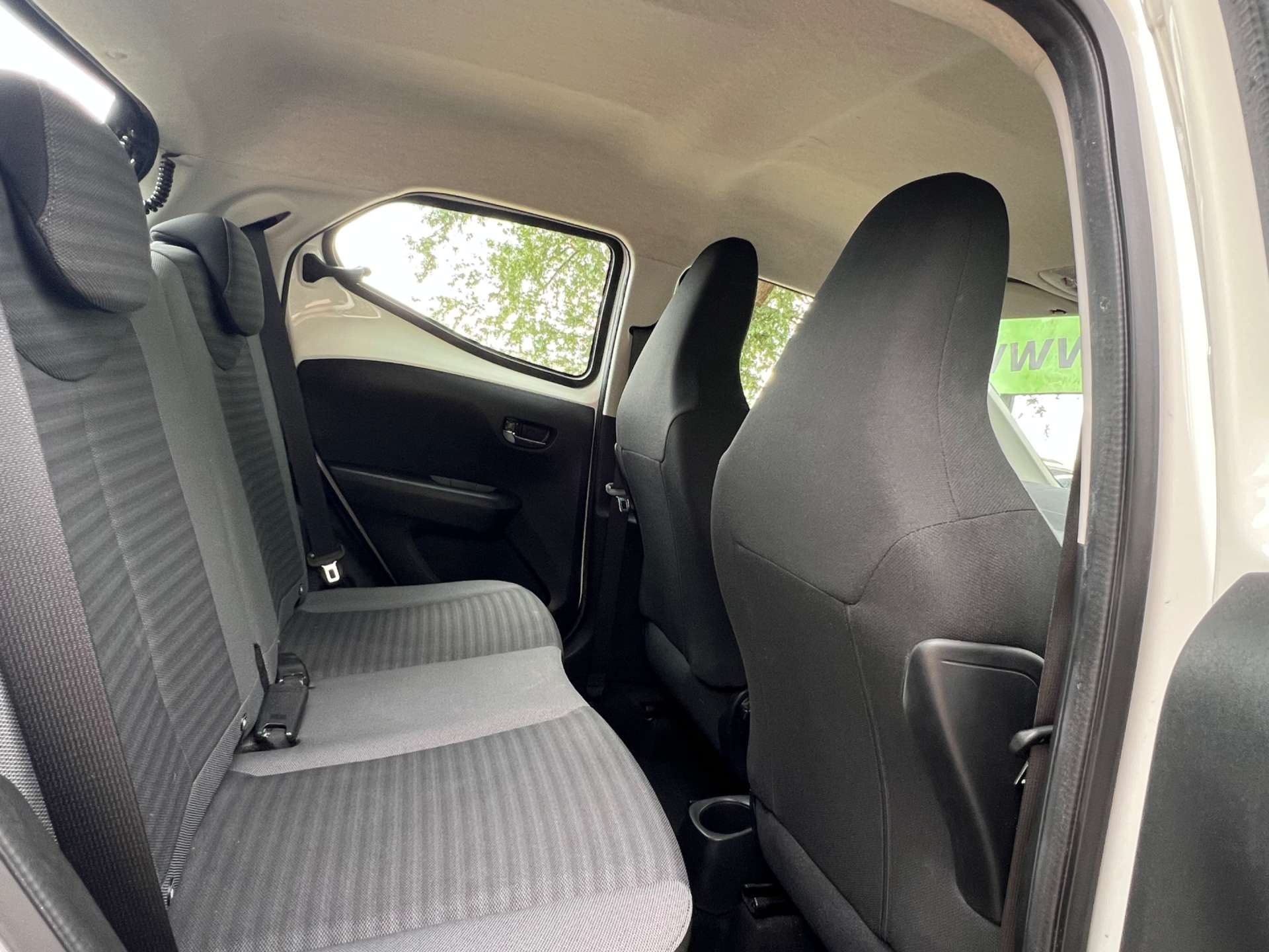 TOYOTA AYGO 1.0 Aygo X-Play VVT-i 5dr #11