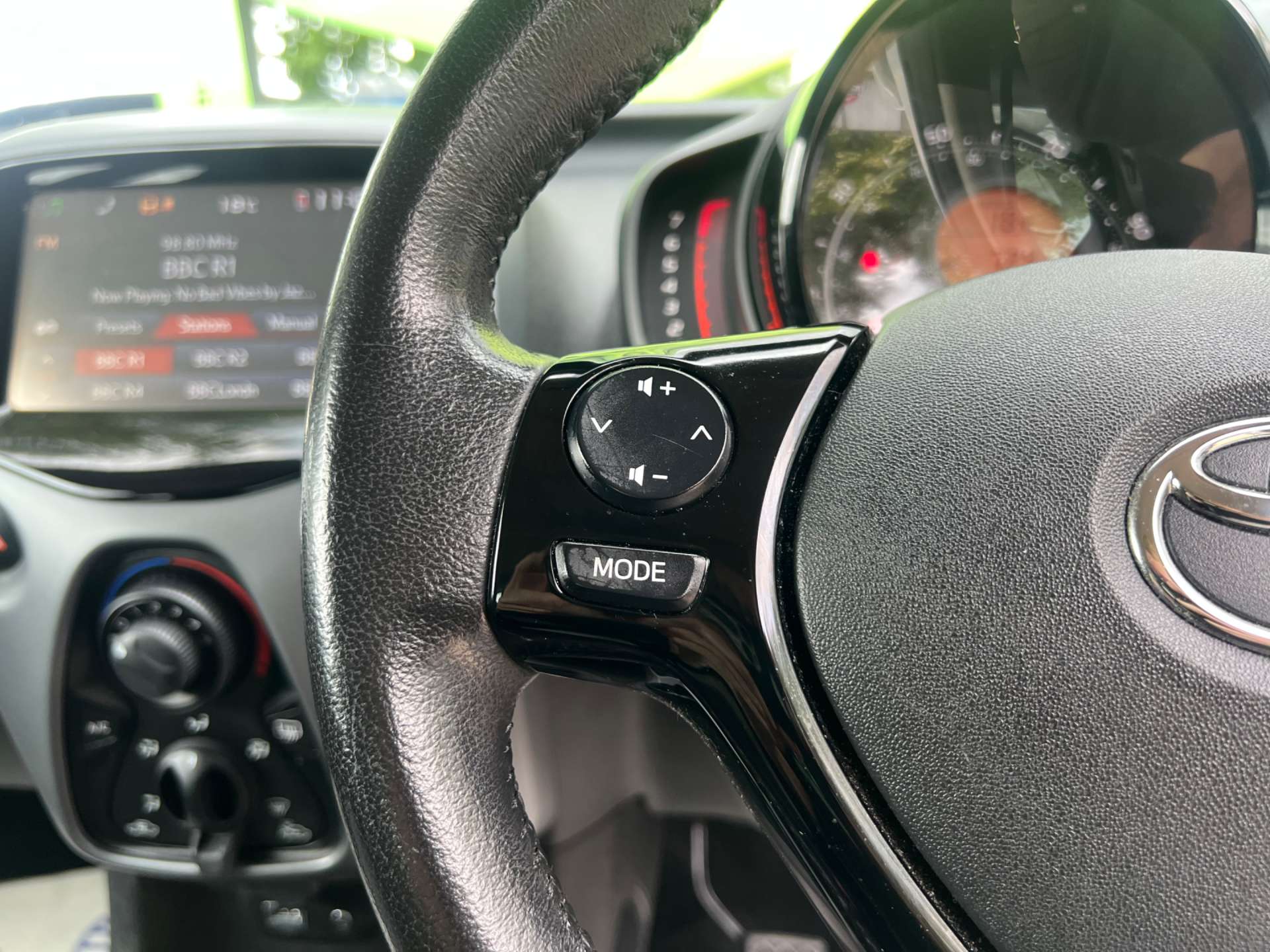 TOYOTA AYGO 1.0 Aygo X-Play VVT-i 5dr #22