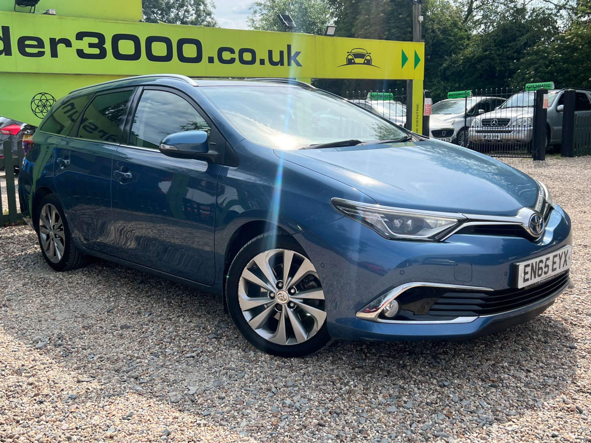 TOYOTA AURIS 1.8 Auris Excel VVT-i Hybrid CVT 5dr #3