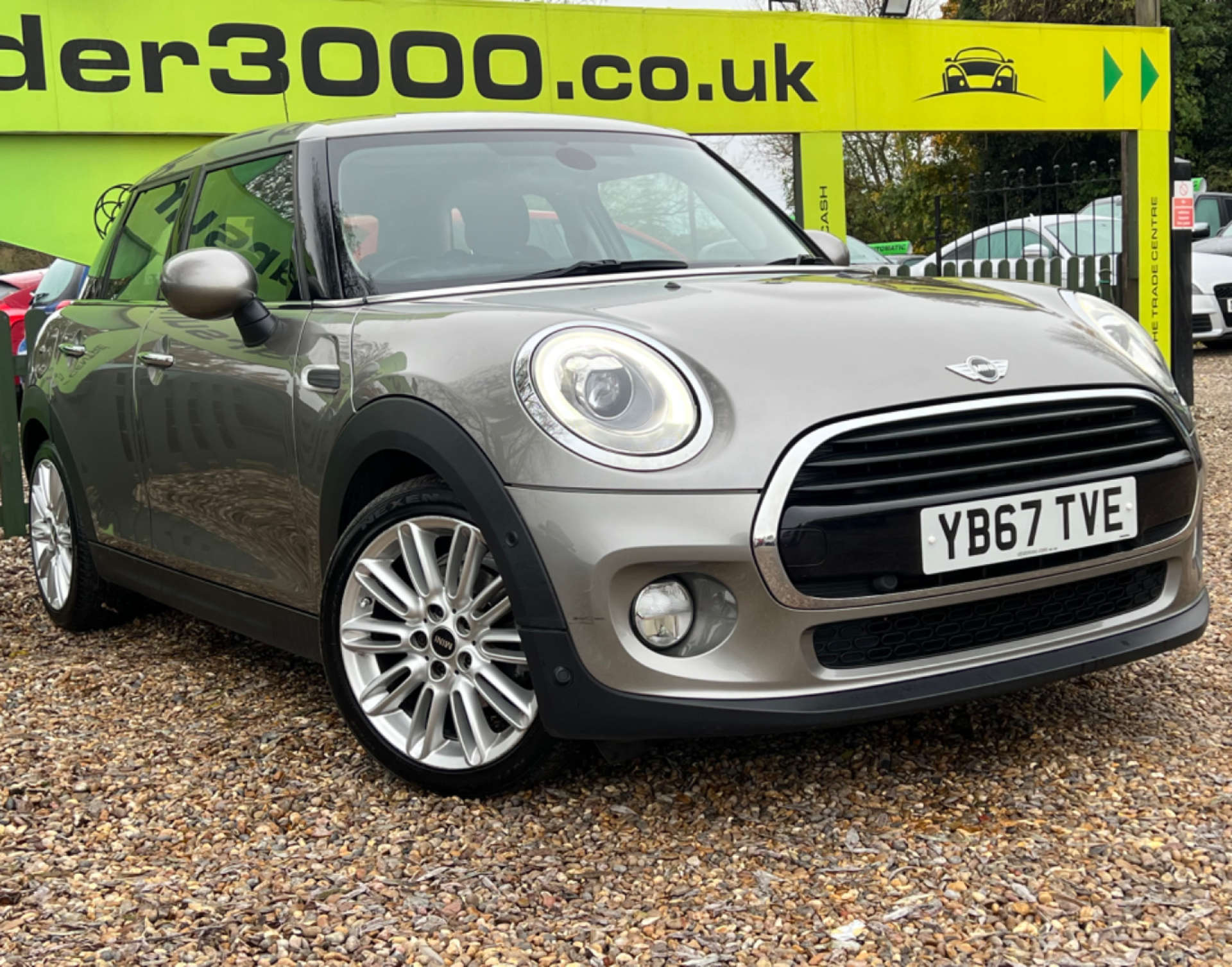 MINI HATCH 1.5 Cooper D 5dr #3