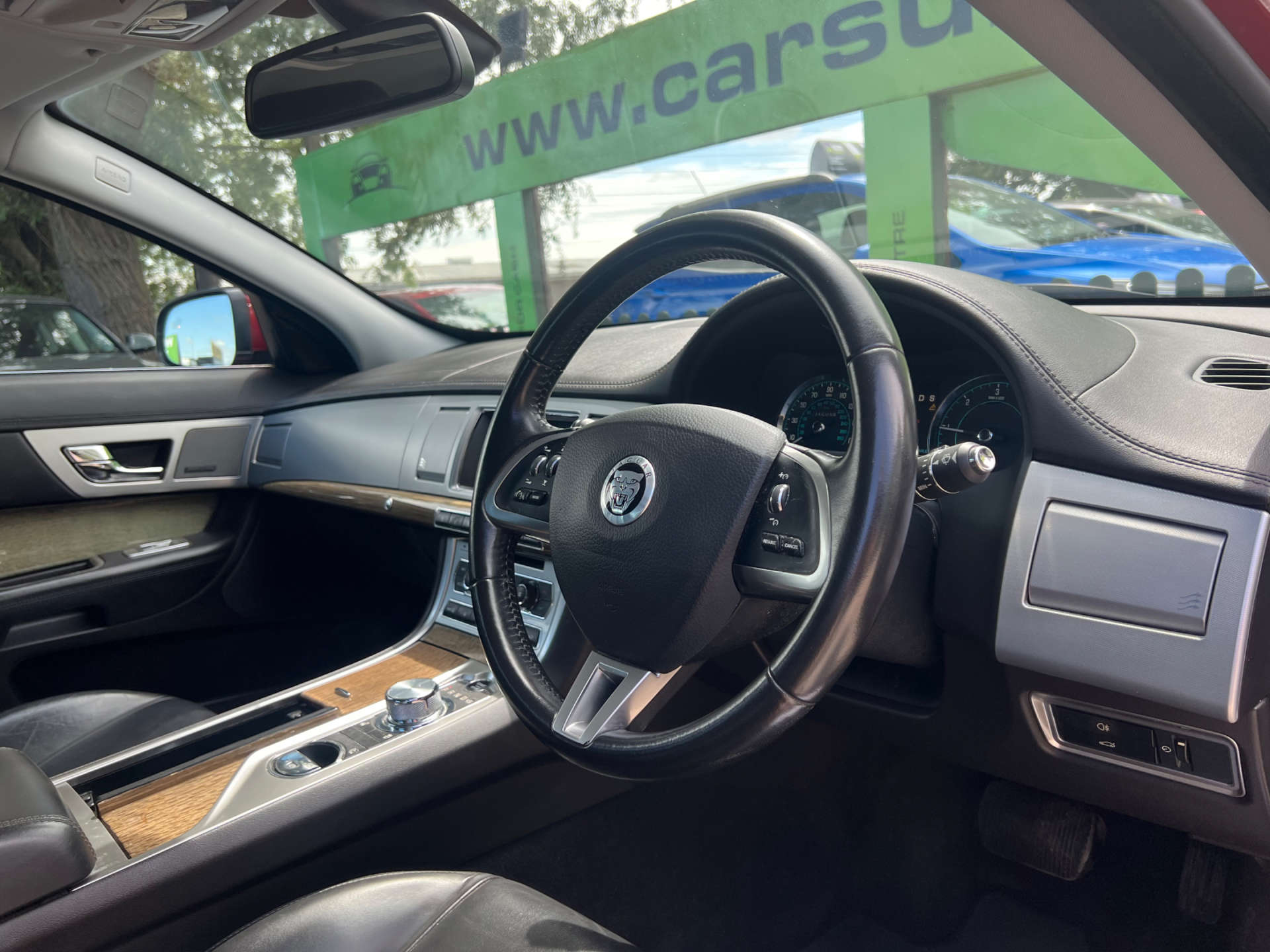 JAGUAR XF 2.2 XF Premium Luxury D Auto 4dr #1