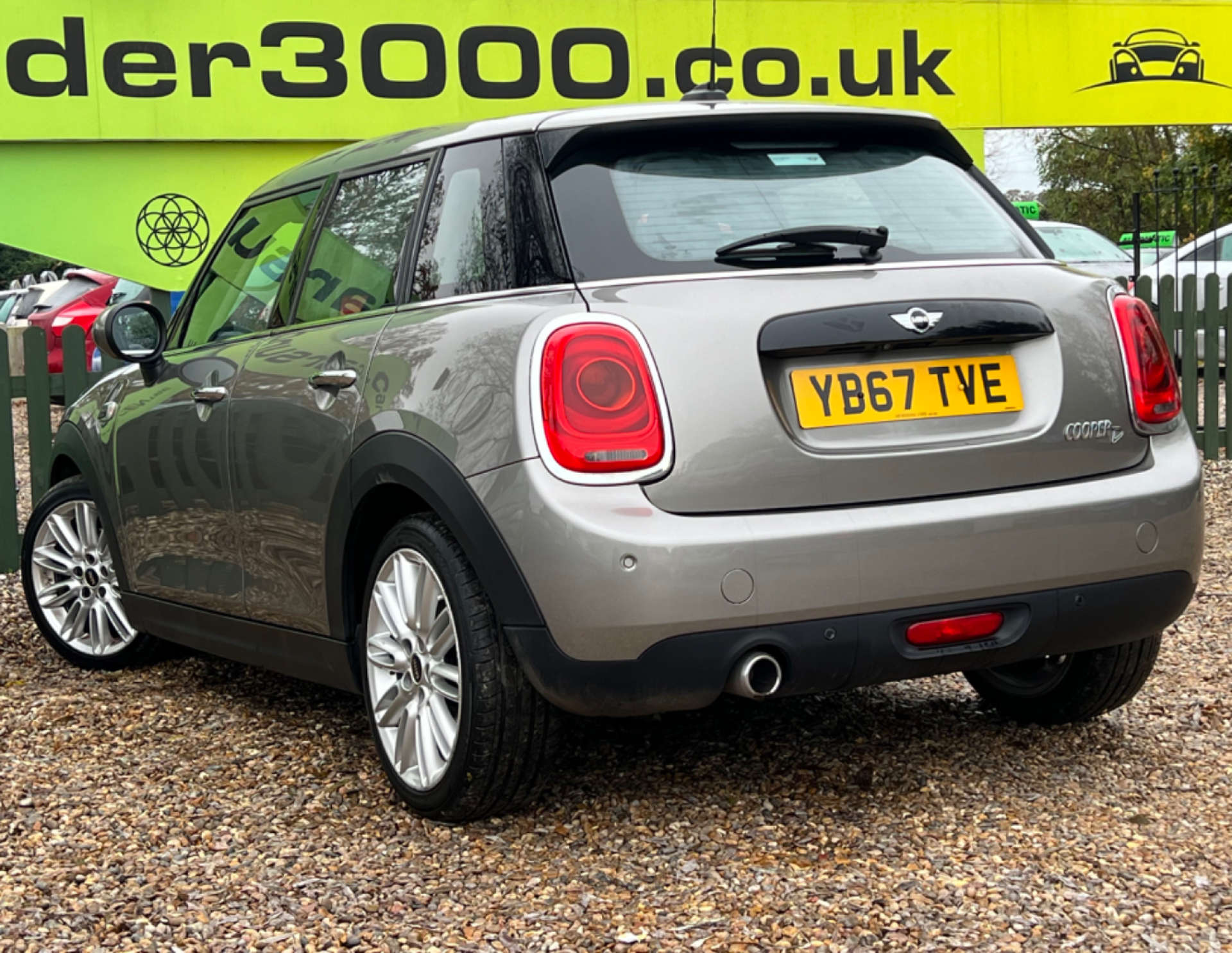 MINI HATCH 1.5 Cooper D 5dr #6
