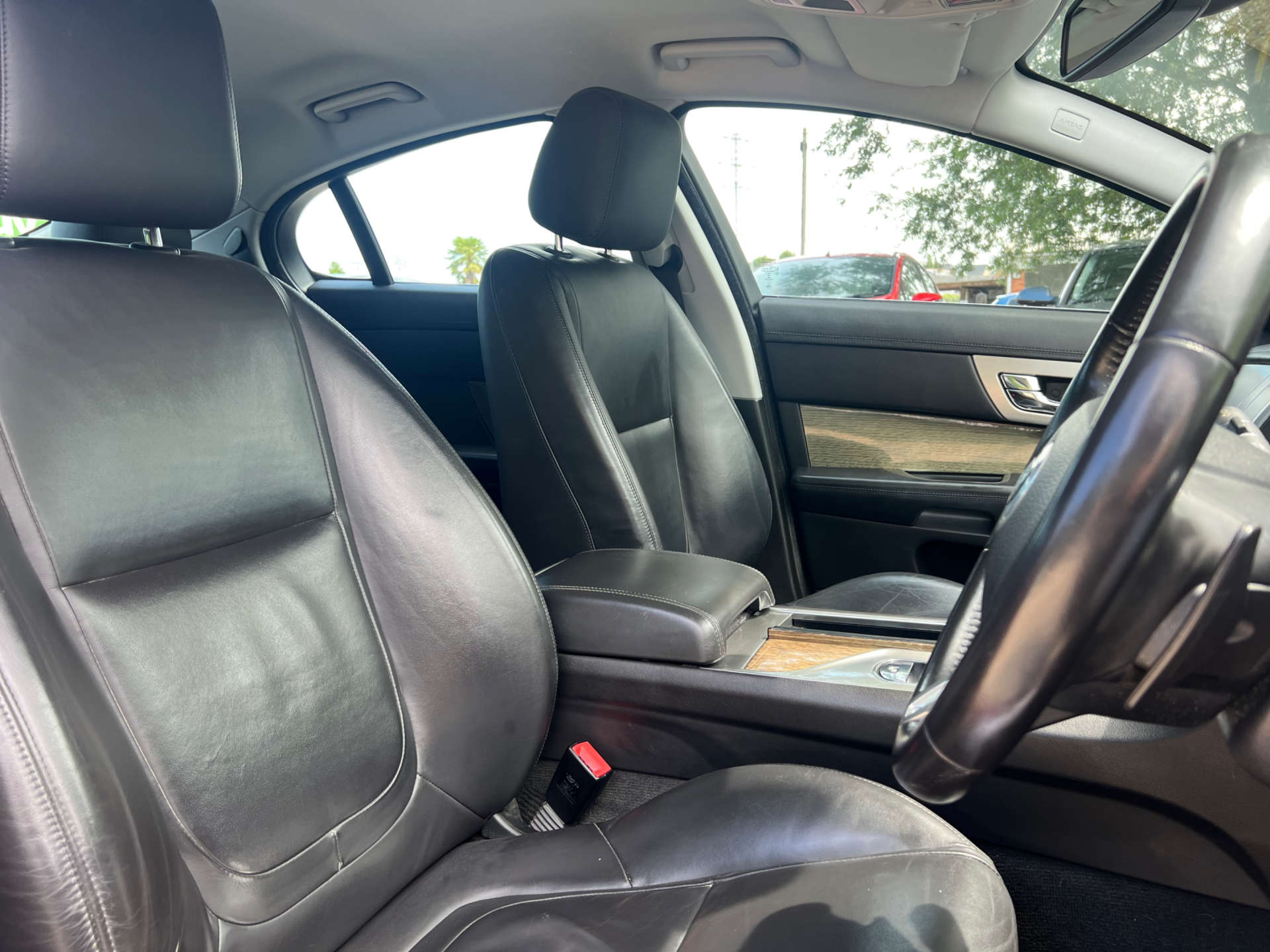 JAGUAR XF 2.2 XF Premium Luxury D Auto 4dr #12