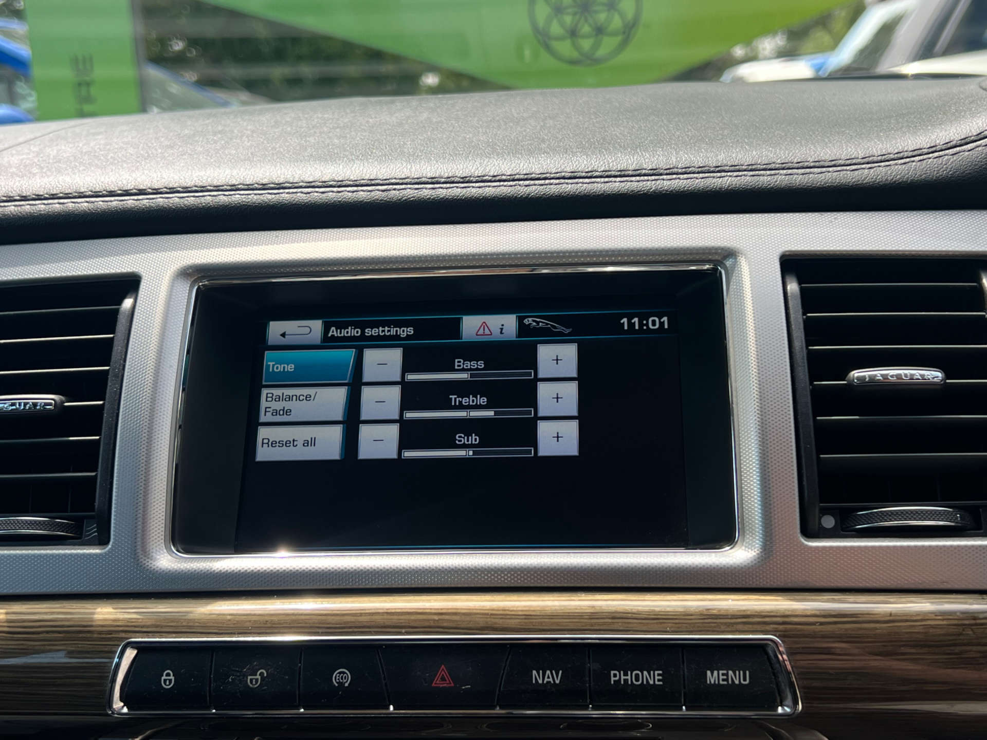 JAGUAR XF 2.2 XF Premium Luxury D Auto 4dr #18