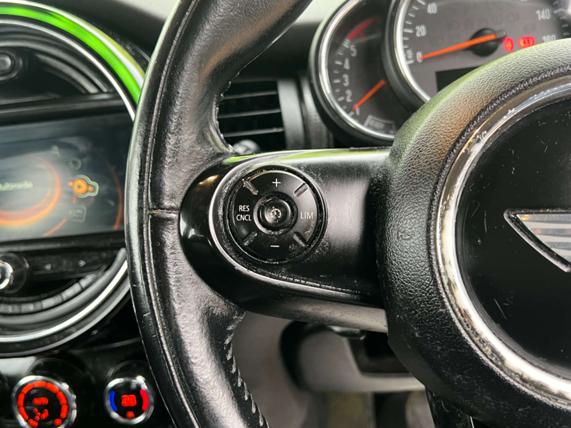 MINI HATCH 1.5 Cooper D 5dr #26