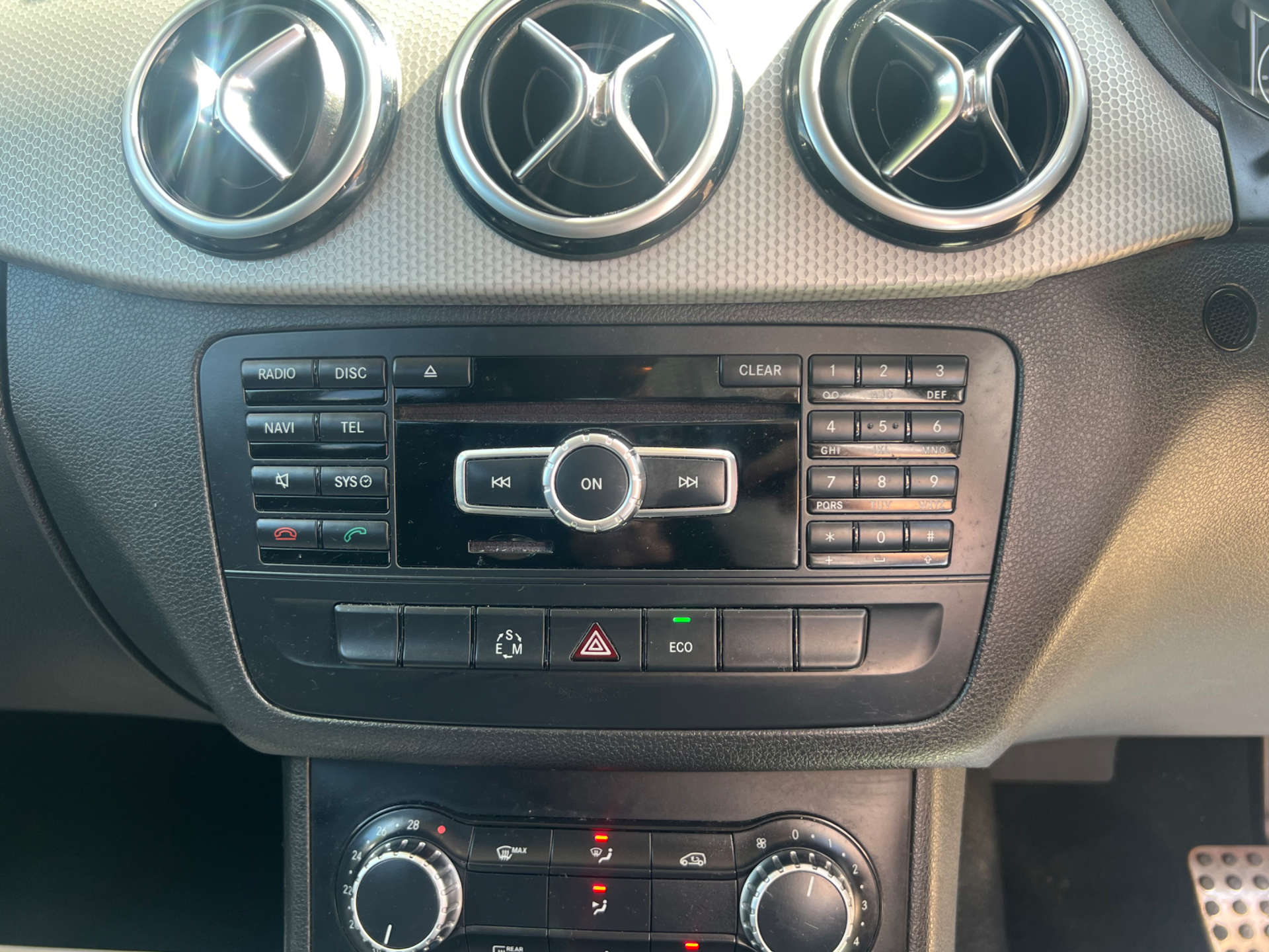 MERCEDES-BENZ B-CLASS 1.8 B200 BlueEfficiency Sport CDi Auto 5dr #18