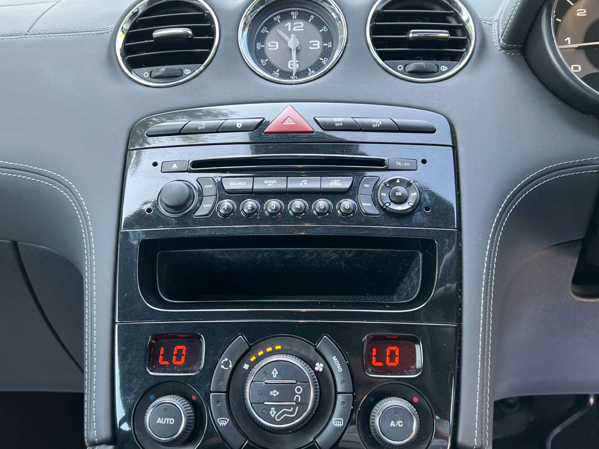 PEUGEOT RCZ 2.0 RCZ GT HDi 2dr #14