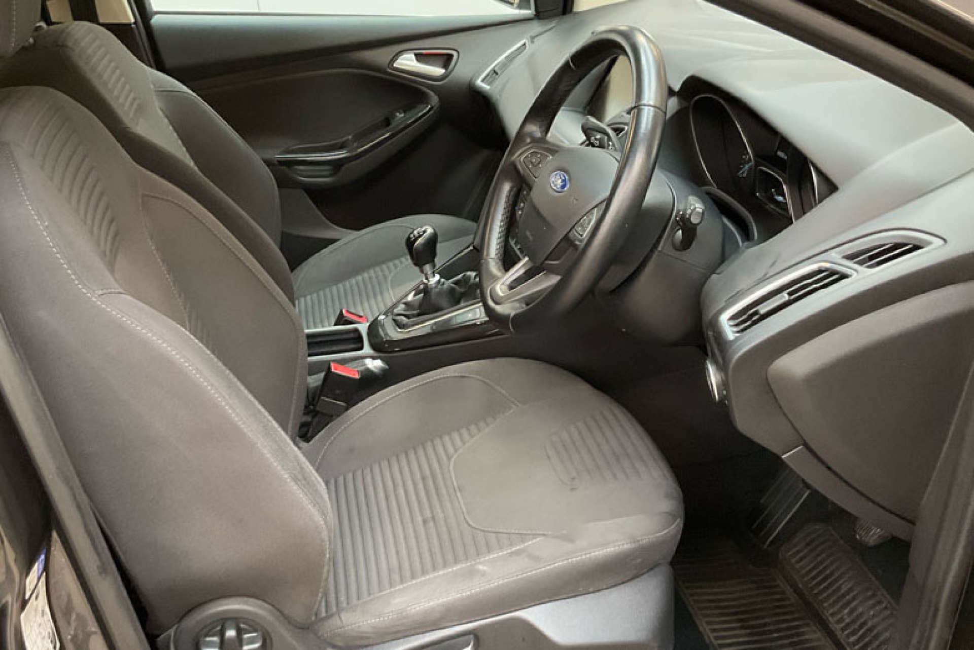 FORD FOCUS 1.0 Focus Titanium 5dr #2