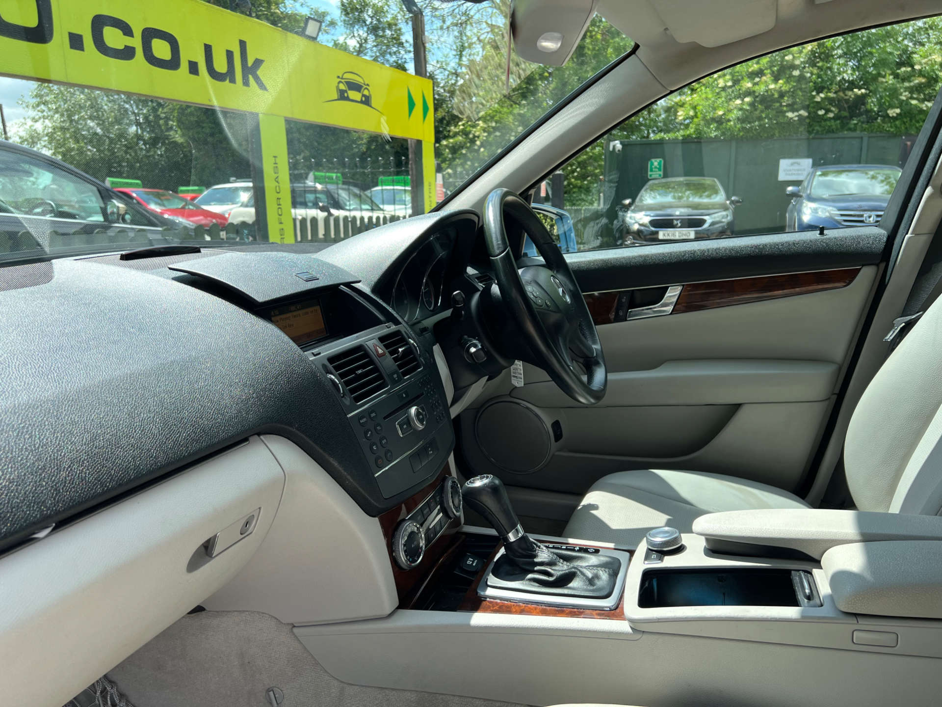 MERCEDES-BENZ C-CLASS 2.1 C220 BlueEfficiency Elegance CDi Auto 5dr #13