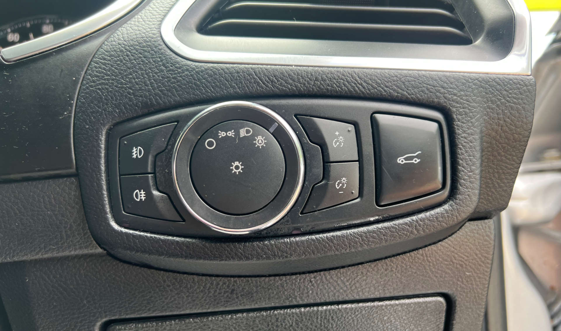 FORD S-MAX 2.0 S-Max Titanium Sport TDCi Auto 5dr #31