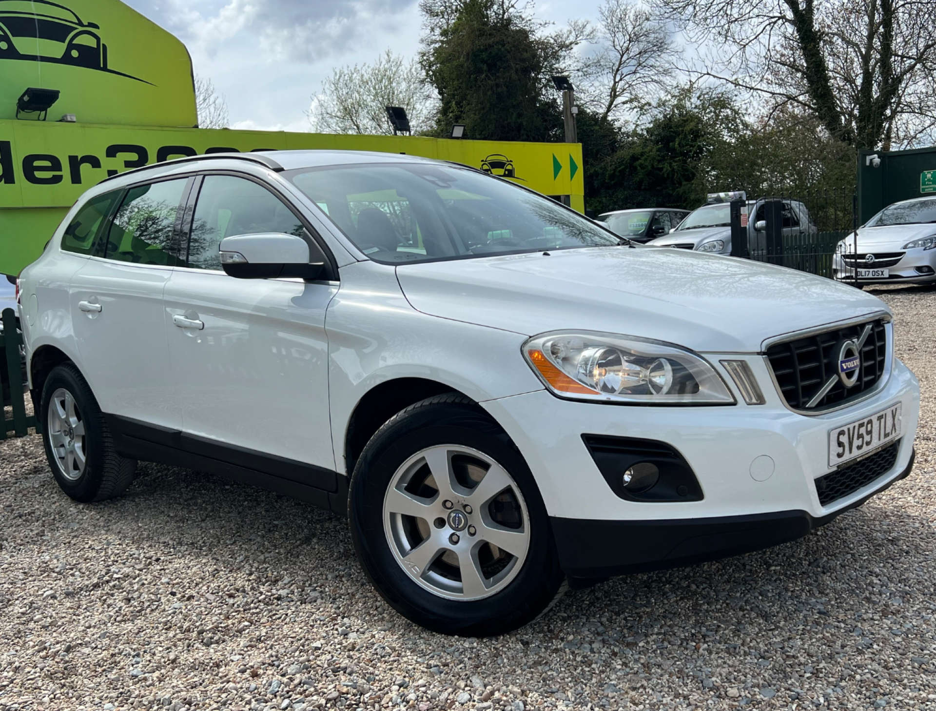 VOLVO XC60 2.4 XC60 SE Premium AWD D5 Auto 4WD 5dr #3