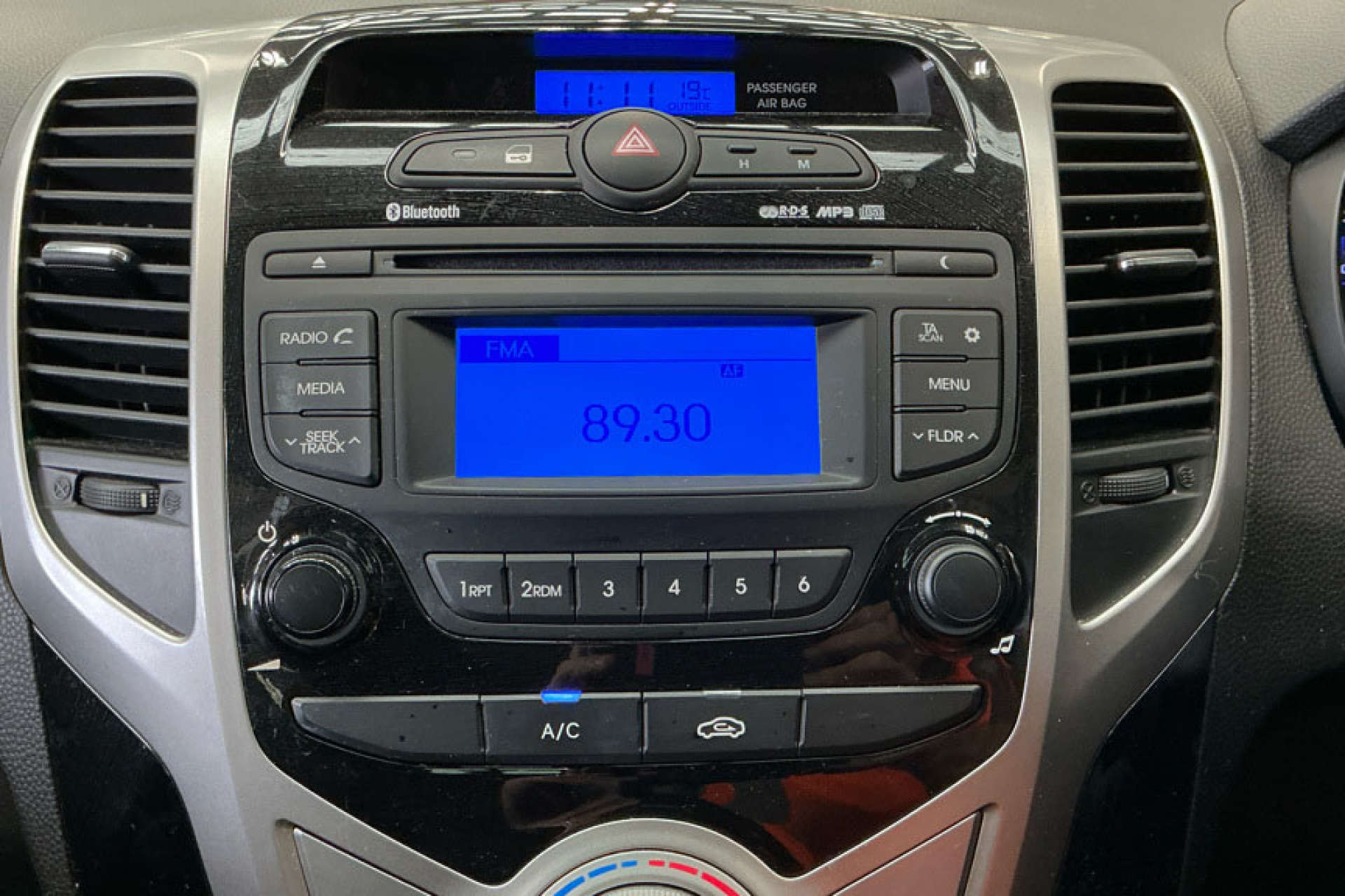 HYUNDAI IX20 1.6 ix20 Premium CRDi Blue Drive 5dr #1