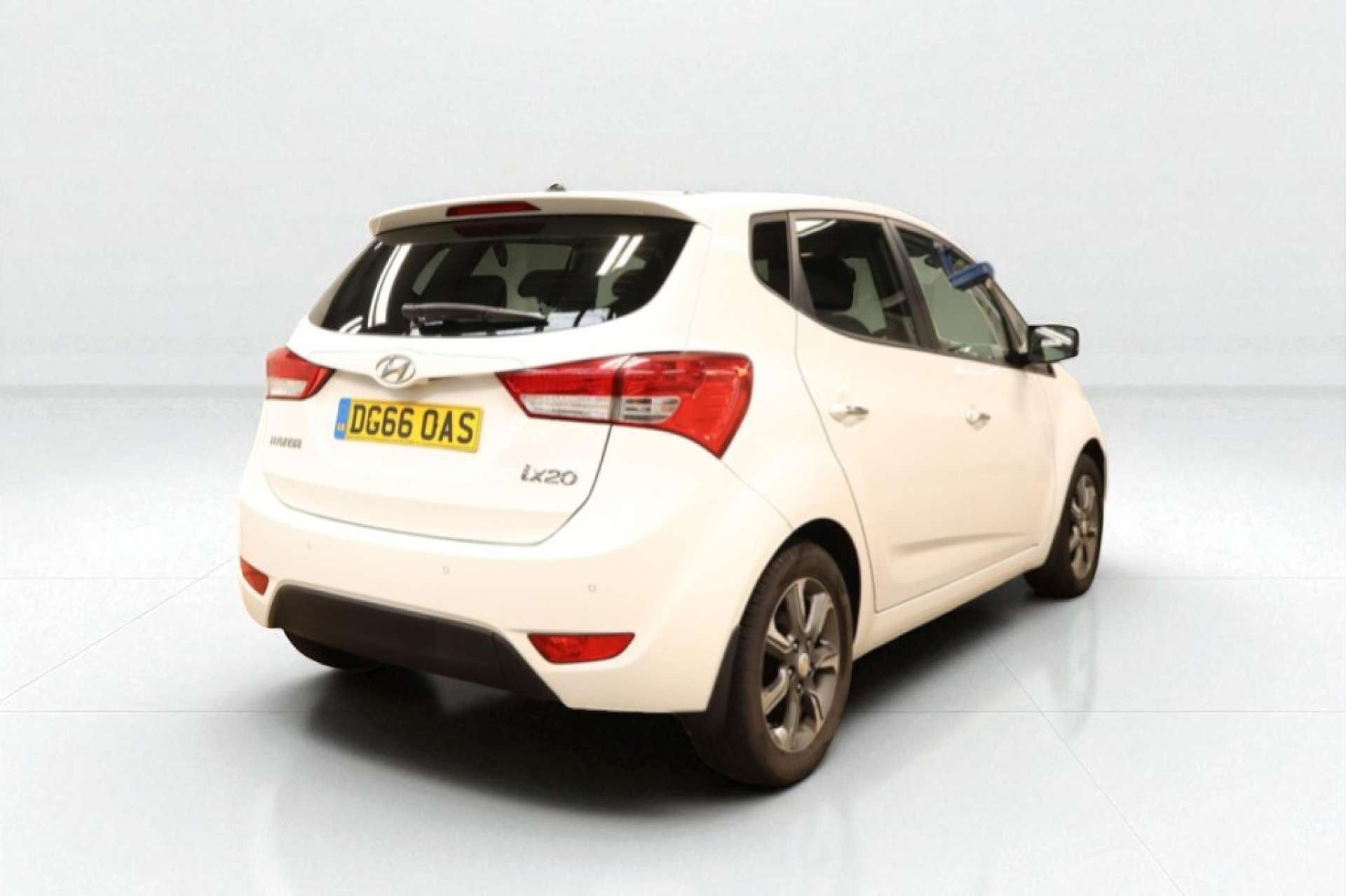 HYUNDAI IX20 1.6 ix20 Premium CRDi Blue Drive 5dr #9