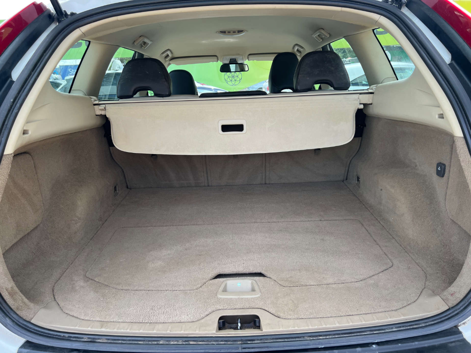 VOLVO XC60 2.4 XC60 SE Premium AWD D5 Auto 4WD 5dr #12