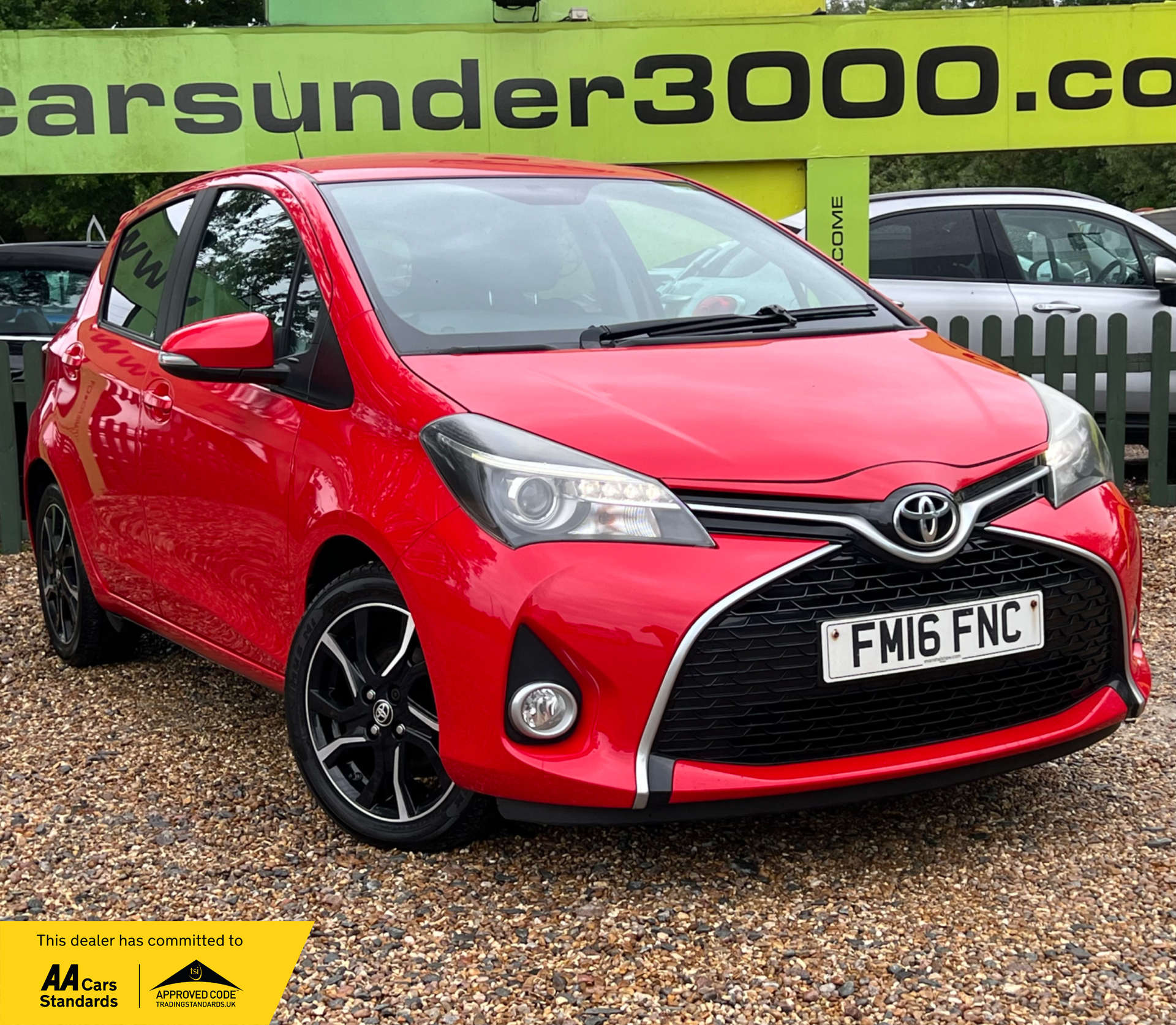 TOYOTA YARIS 1.3 Yaris Design VVT-i 5dr