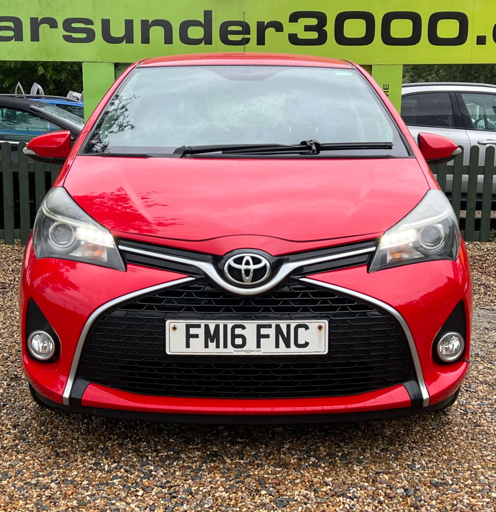 TOYOTA YARIS 1.3 Yaris Design VVT-i 5dr #4