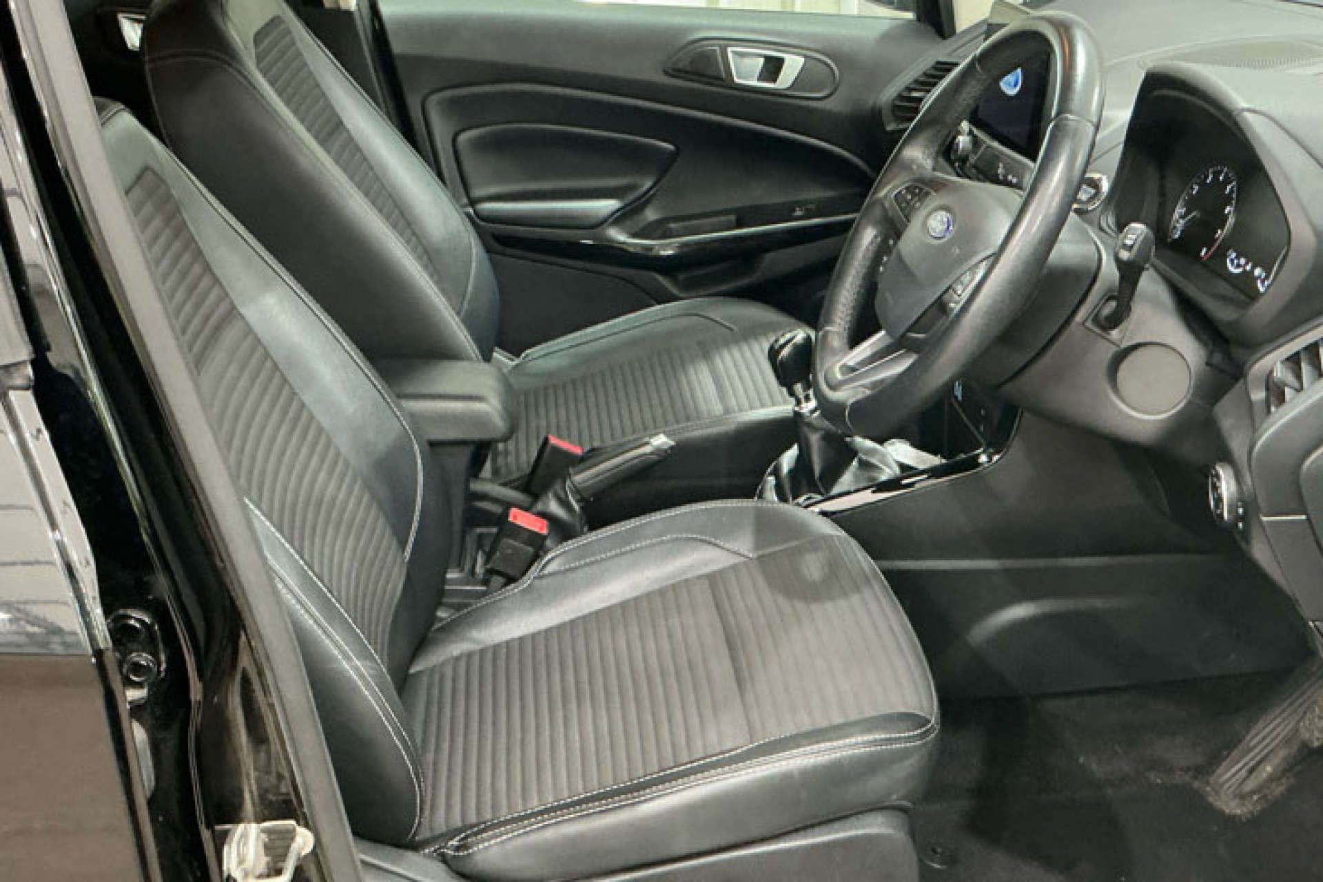 FORD ECOSPORT 1.0 EcoSport Titanium 5dr #2