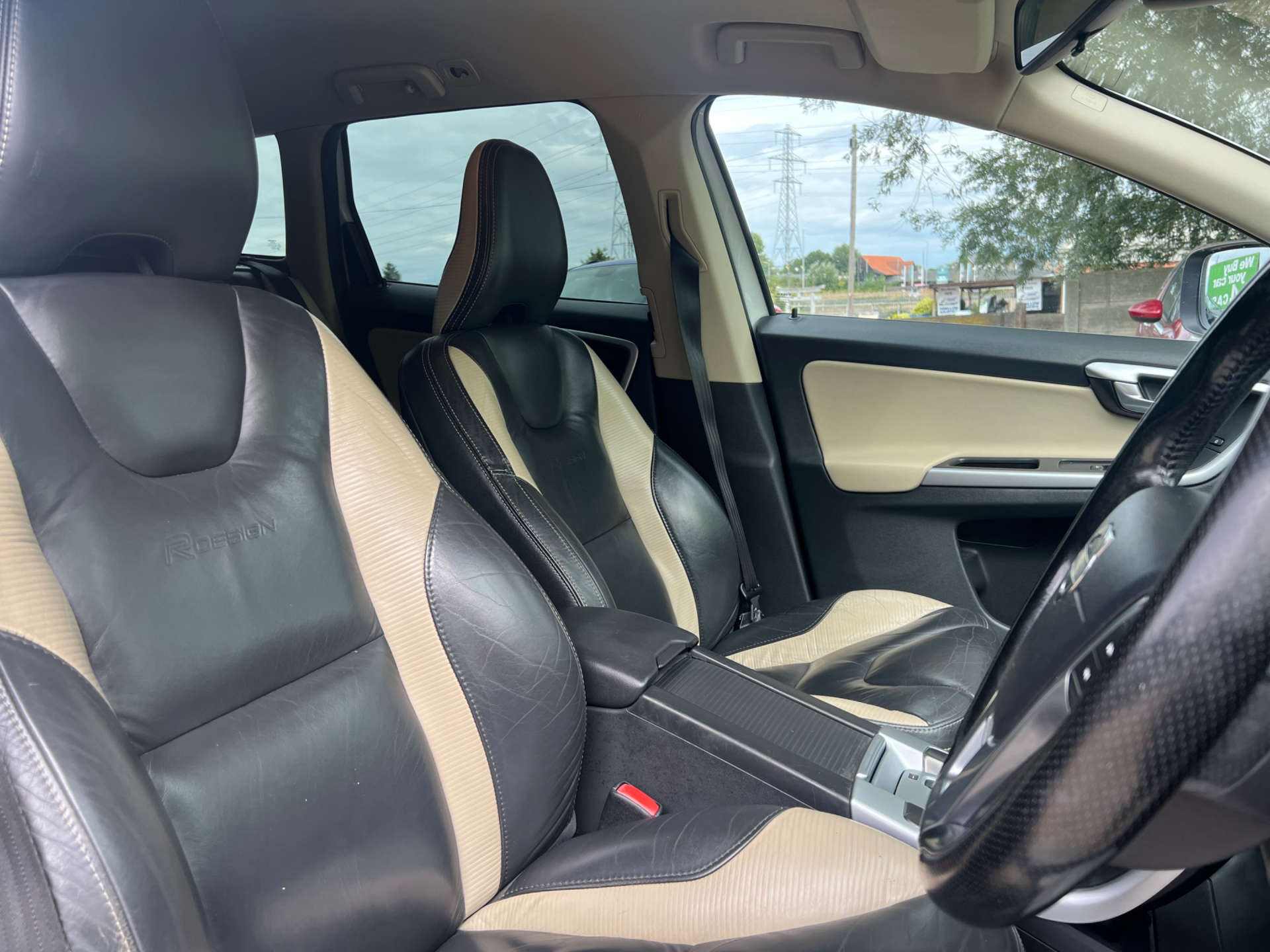 VOLVO XC60 2.4 XC60 R-Design D5 AWD Auto 4WD 5dr #12