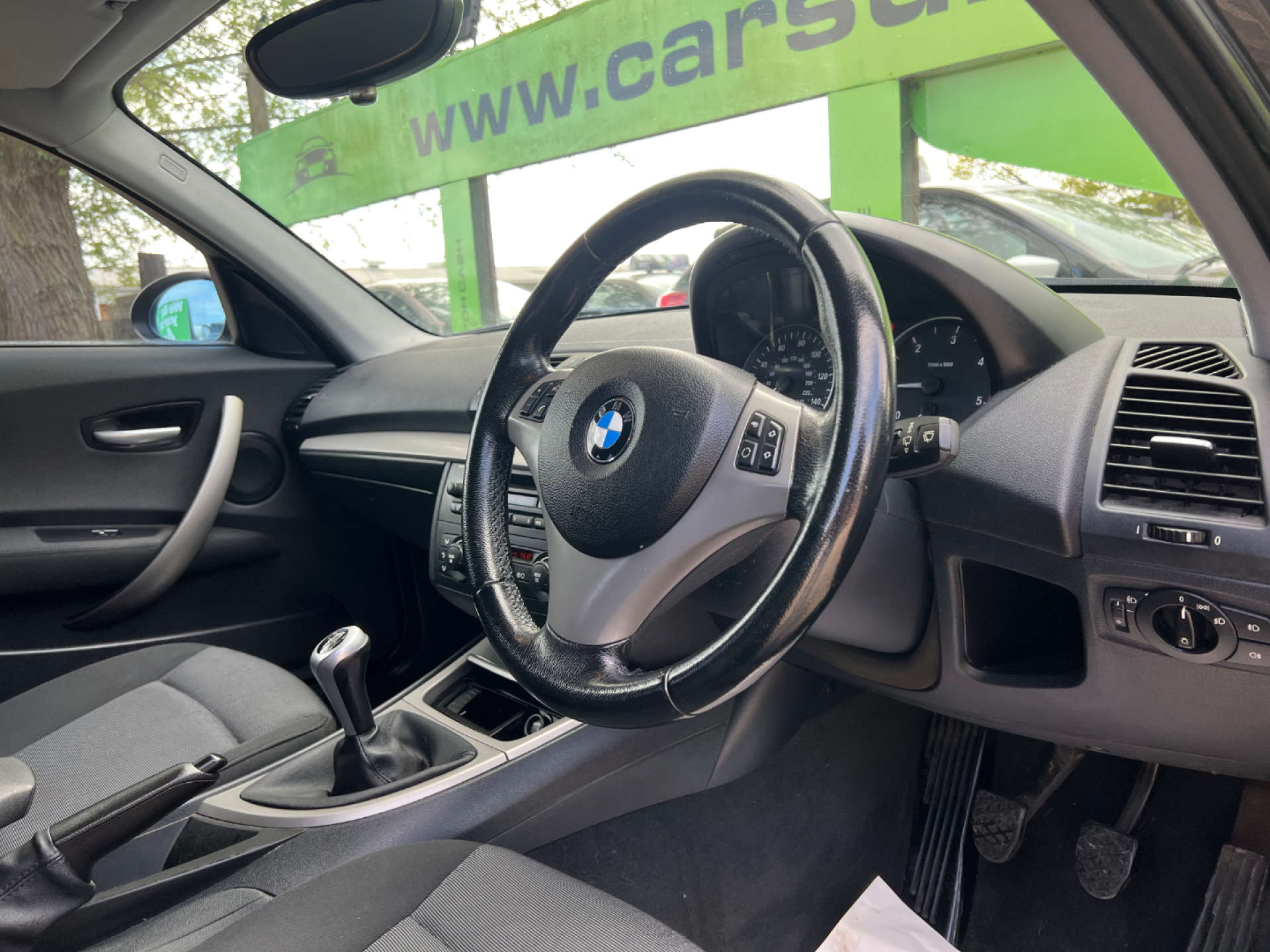 BMW 1 SERIES 2.0 120d SE 5dr #1