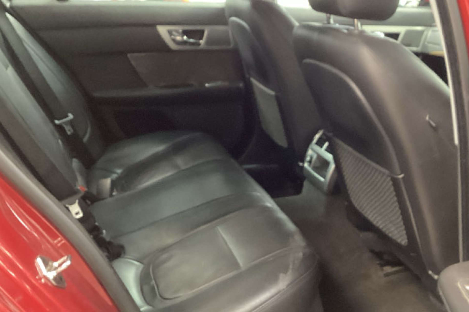 JAGUAR XF 2.2 XF Premium Luxury D Auto 4dr #3